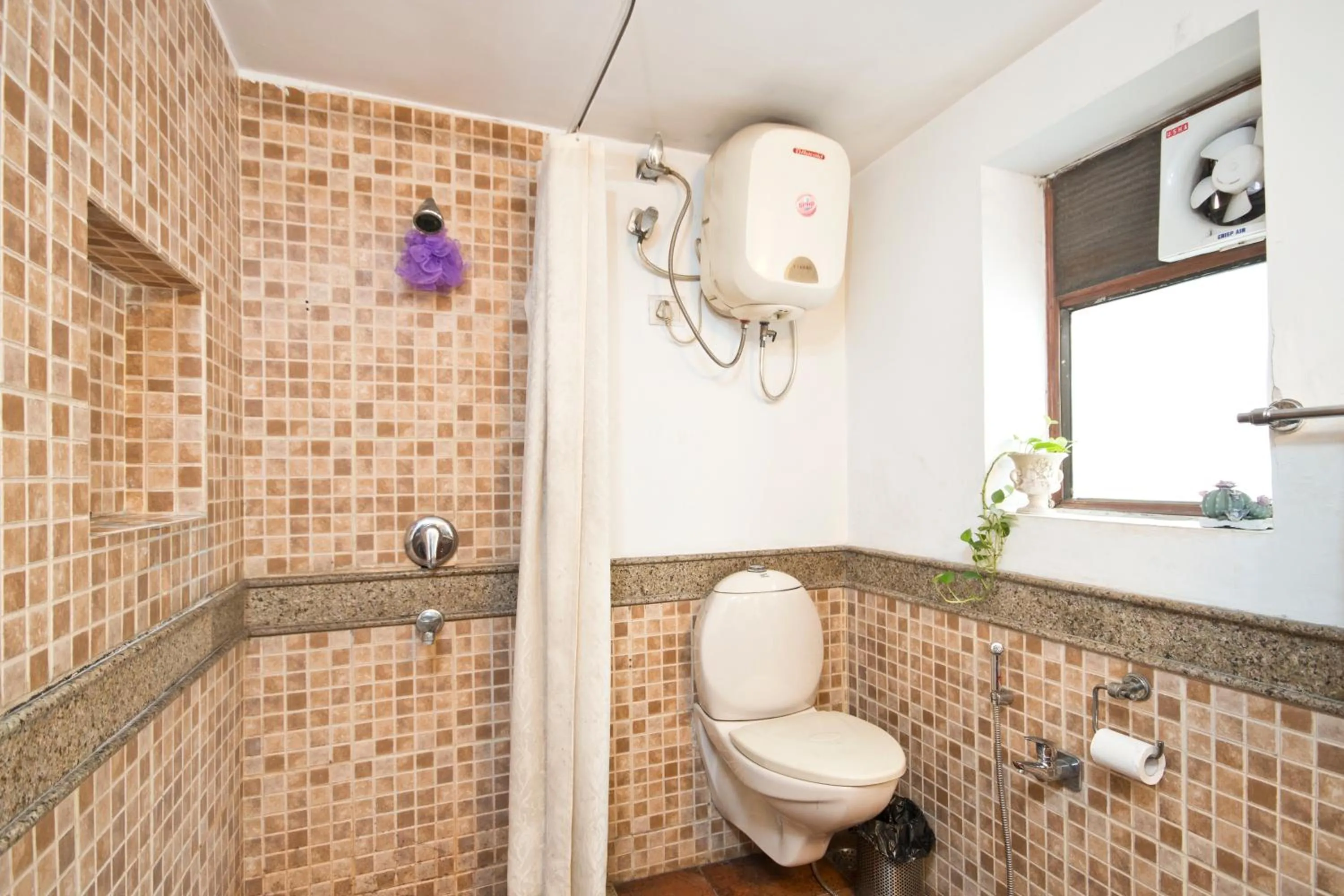 Toilet in Trendy Bed & Breakfast