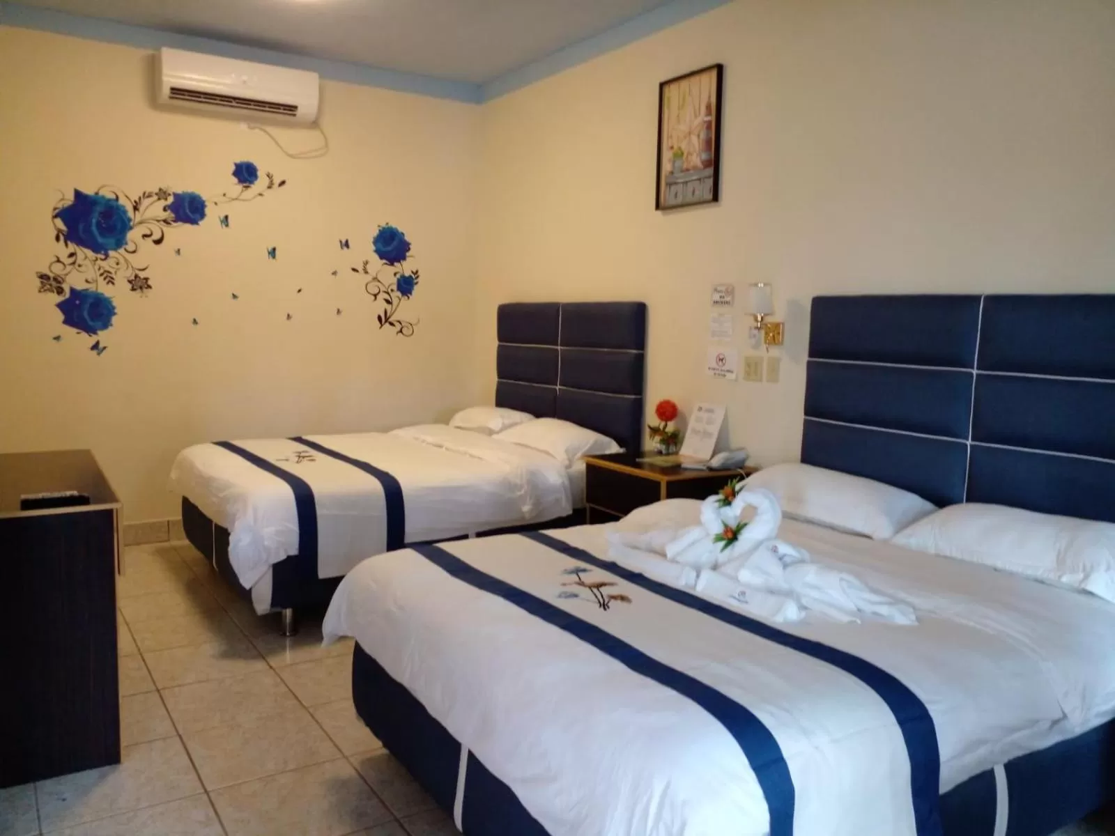 Bed in Sunshine View Hotel and Restaurant