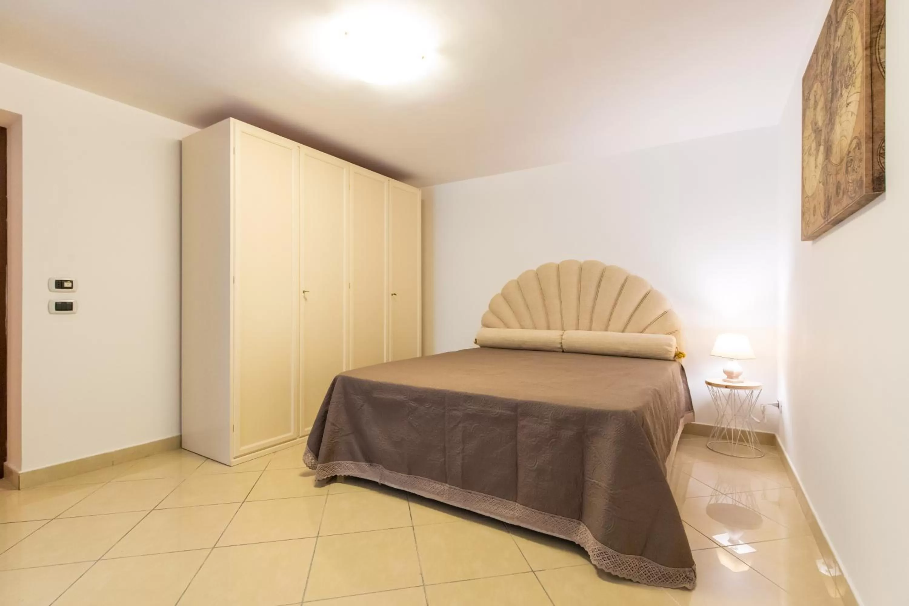 Bed in Medina Central