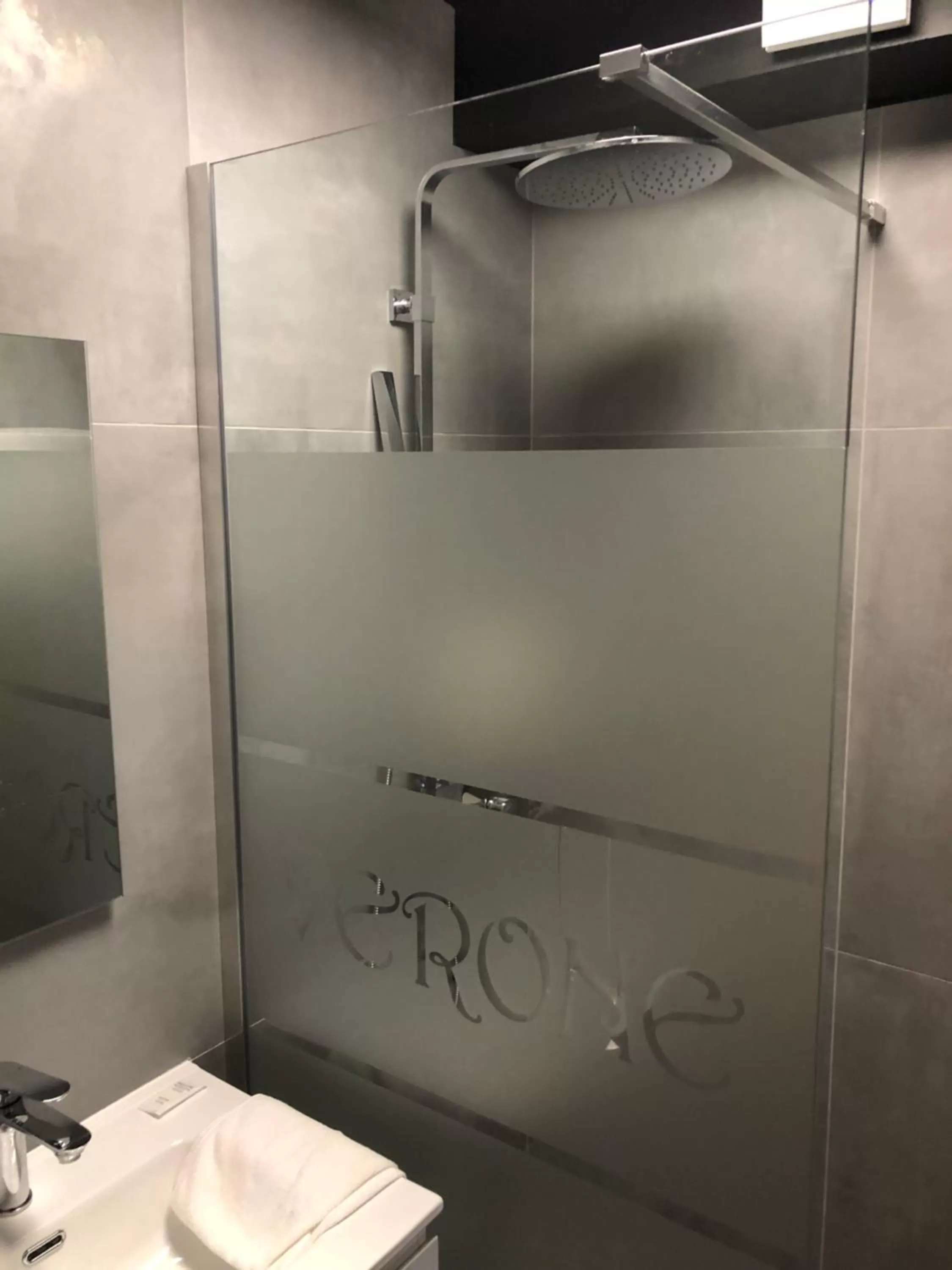V E R O N E - Rooms & Suites - Liège - Rocourt