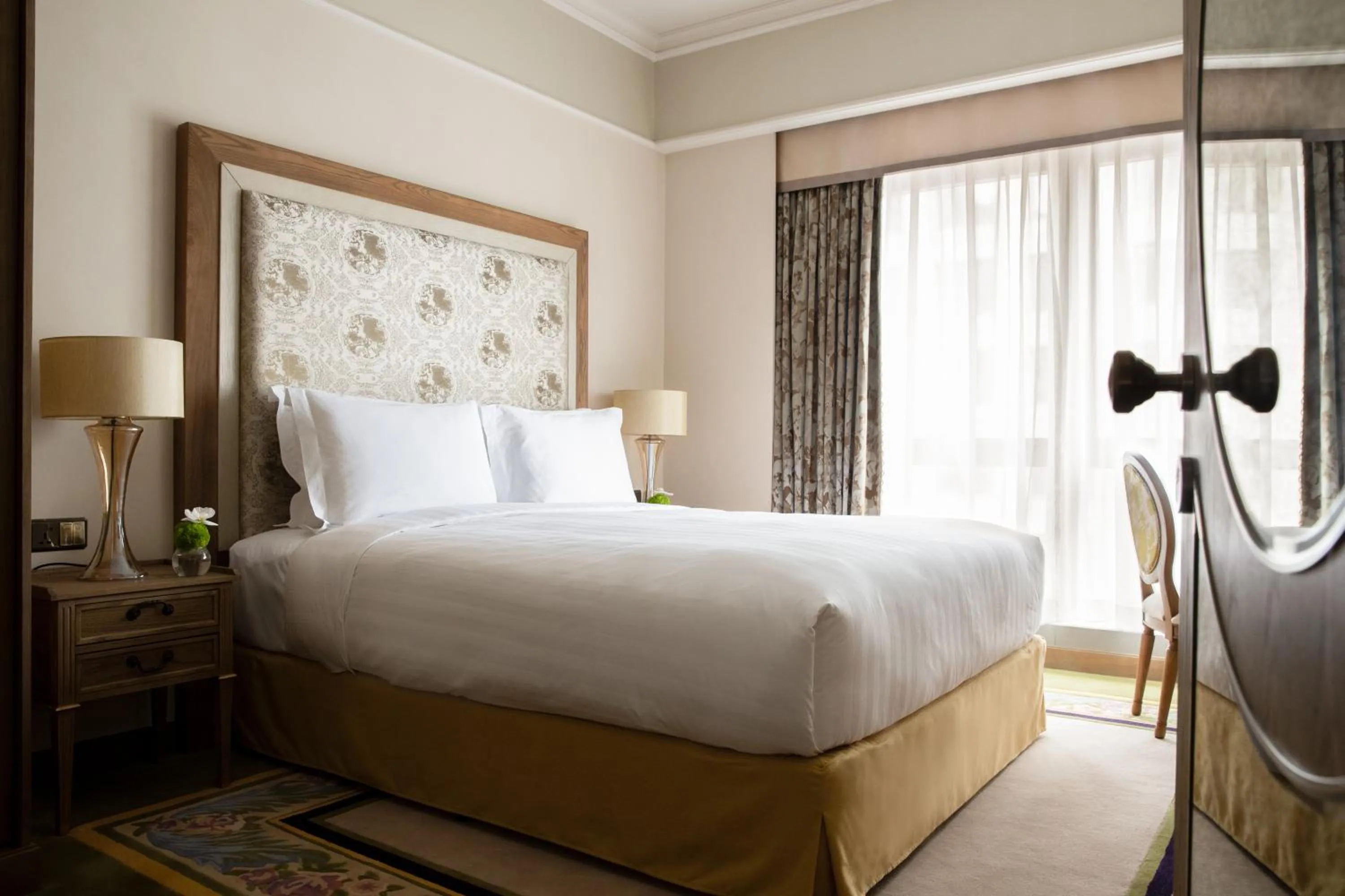 Bed in Jumeirah Living Guangzhou