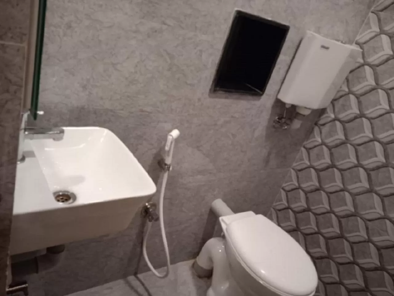 Toilet in Nestlay Rooms Ambattur