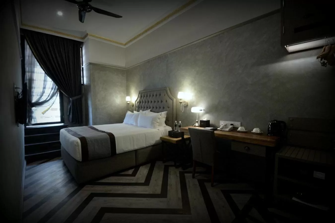 Photo of the whole room, Bed in 1969 Business Suites @ Ipoh Garden