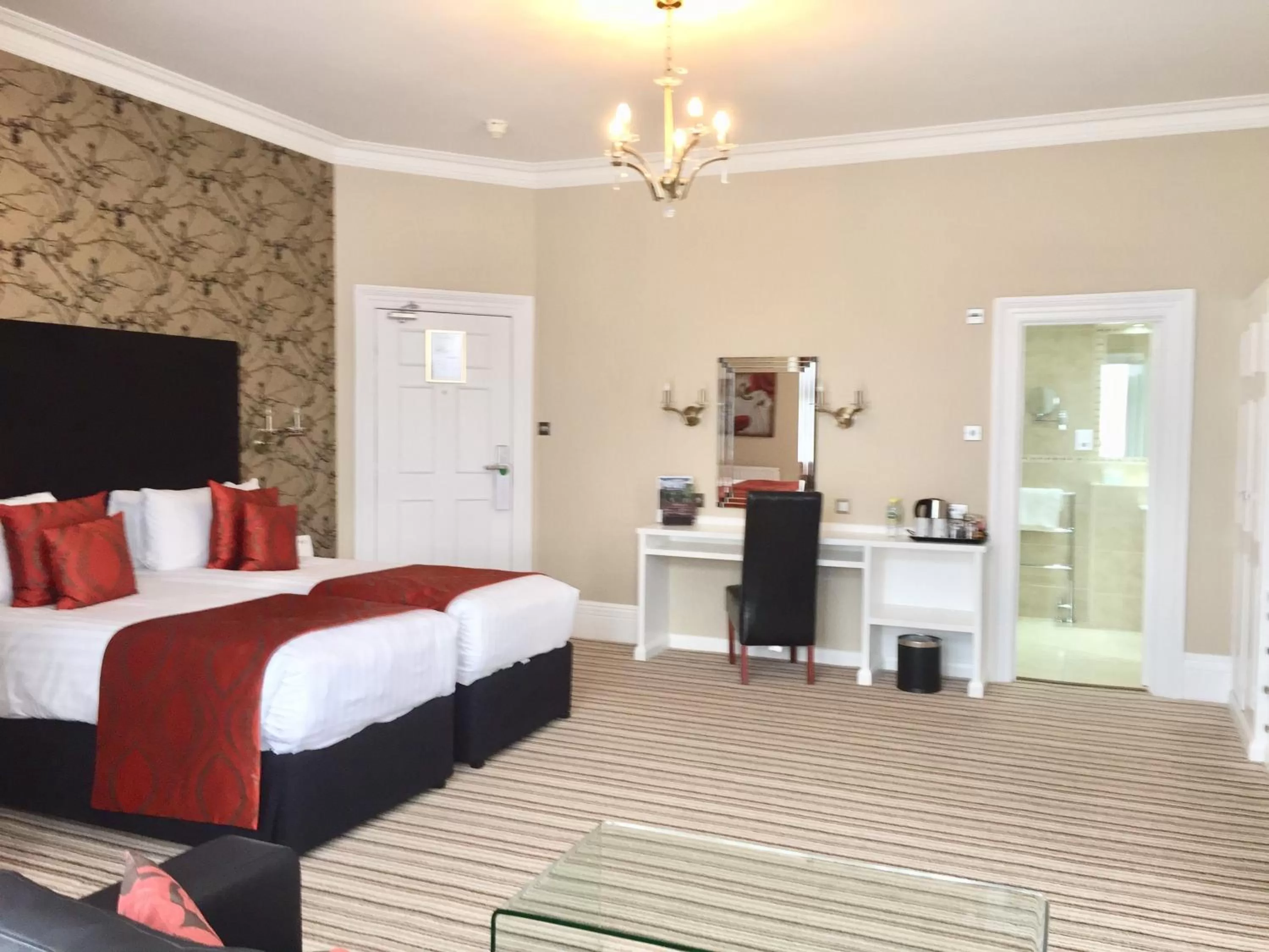 Photo of the whole room, Bed in Burlington Hotel, BW Premier Collection by Best Western