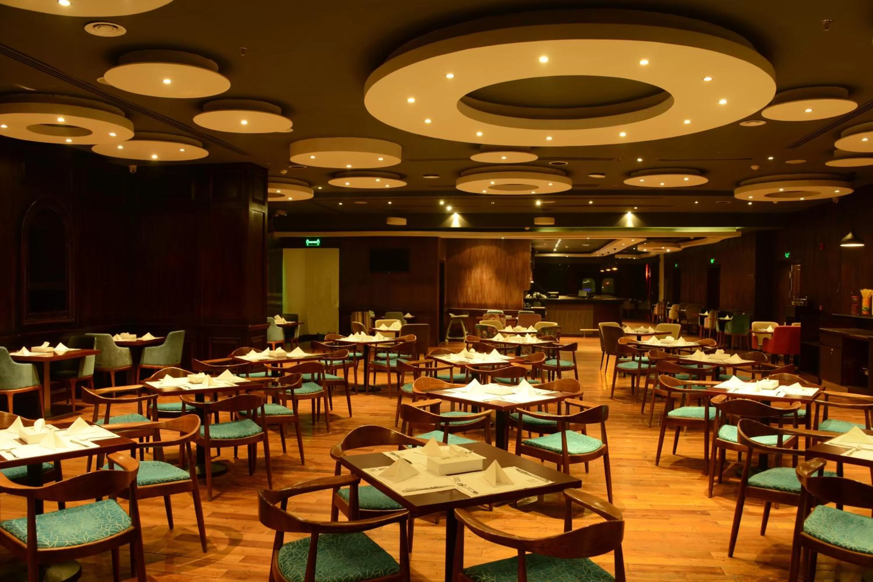 Restaurant/places to eat in Premier Hotel