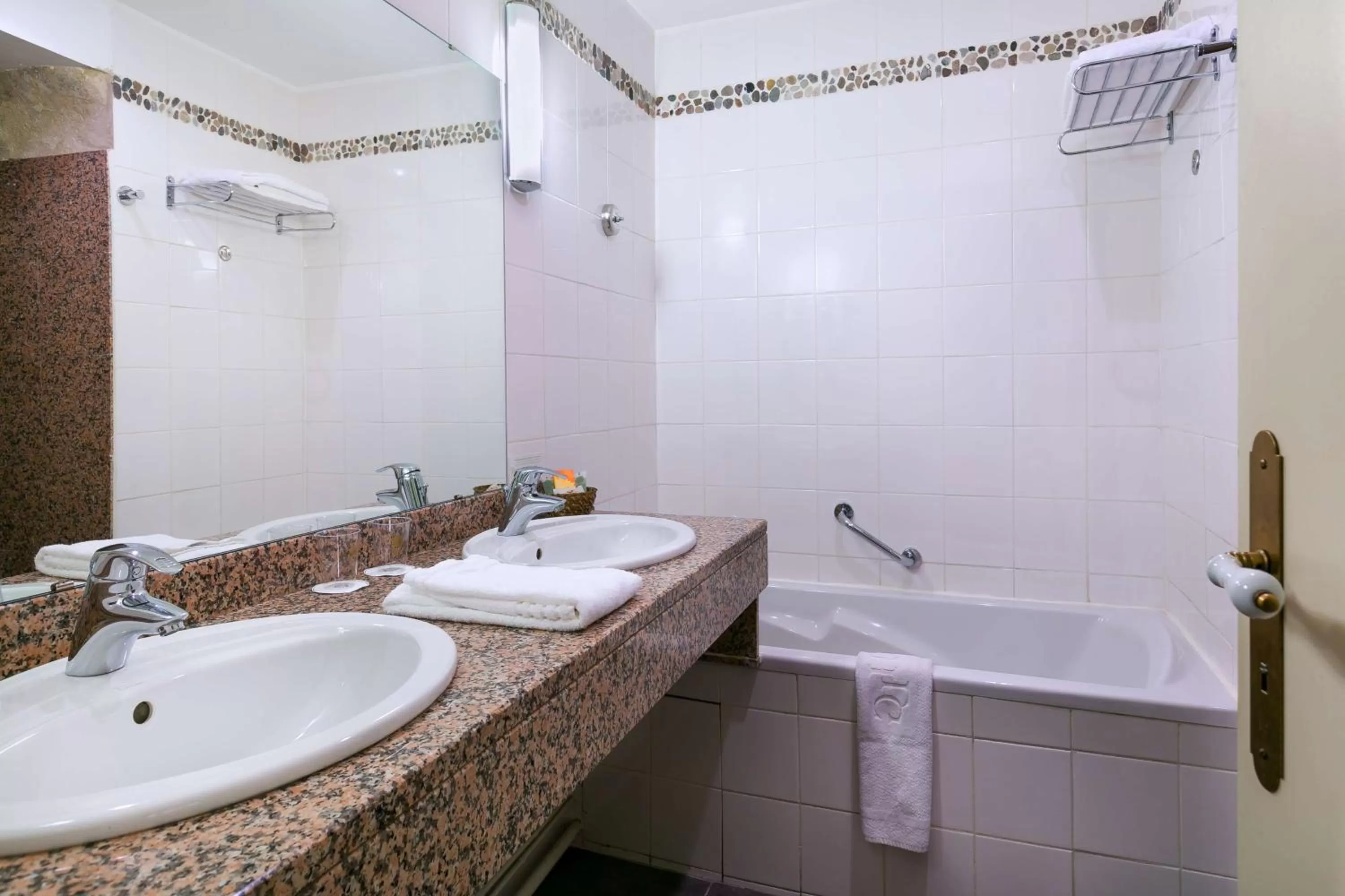 Photo of the whole room in Best Western Hotel Le Guilhem