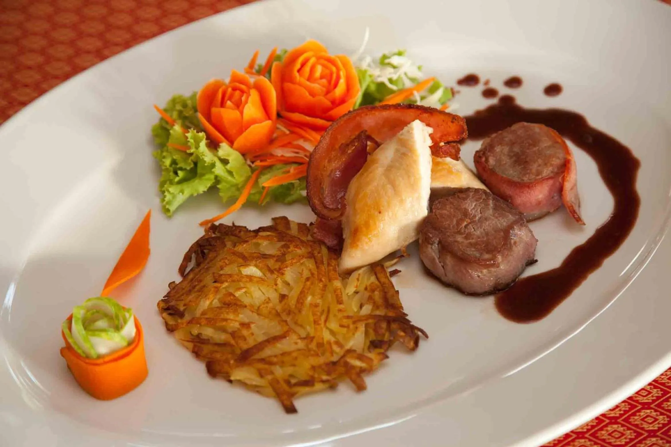 Restaurant/places to eat in The Siam Residence Boutique Resort