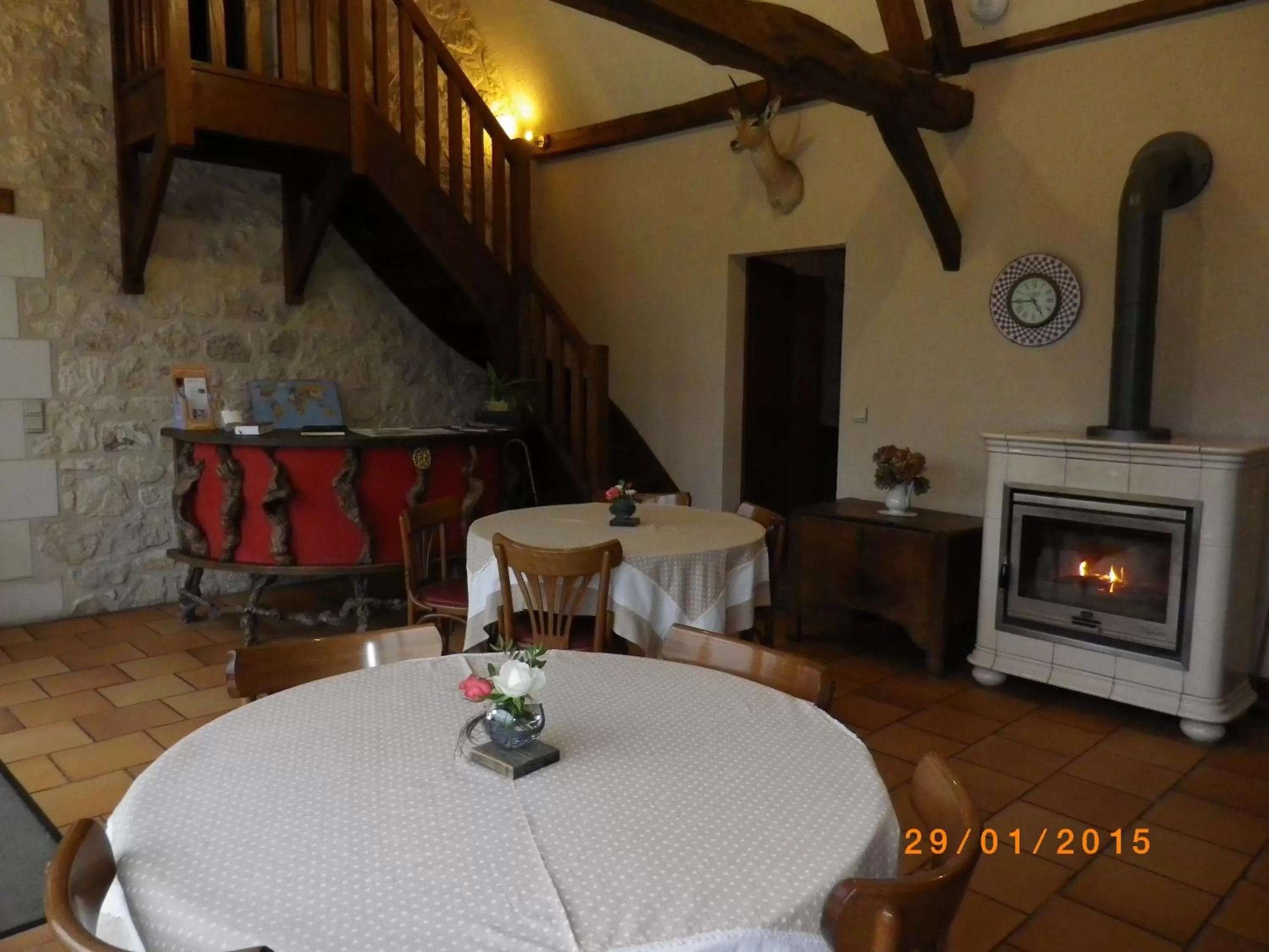 Restaurant/Places to Eat in Chambres et Table d'Hôtes Les Machetières