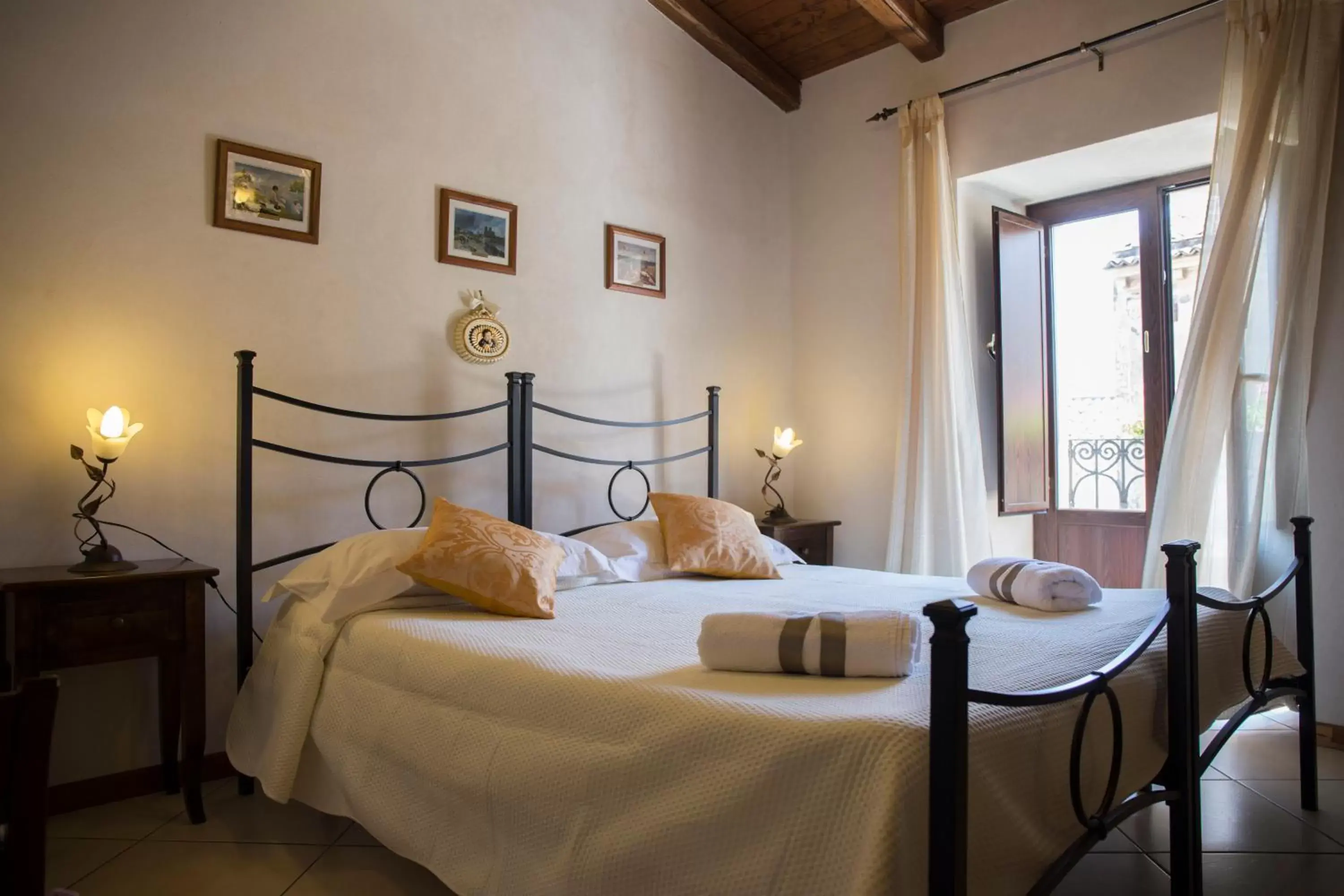 Double or Twin Room with Private External Bathroom in Casa al Centro Storico Double or Twin Room with Private External Bathroom in Casa al Centro Storico