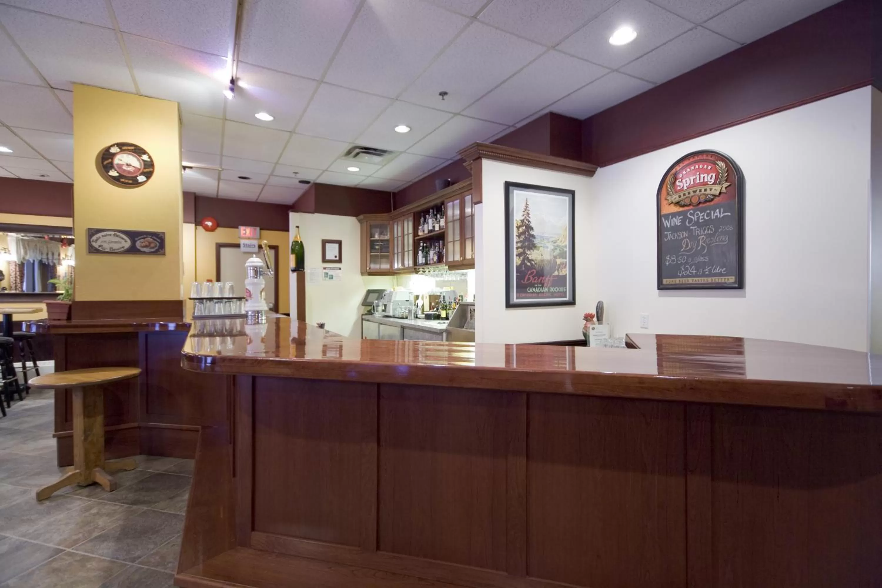 Lounge or bar in Sun Peaks Lodge