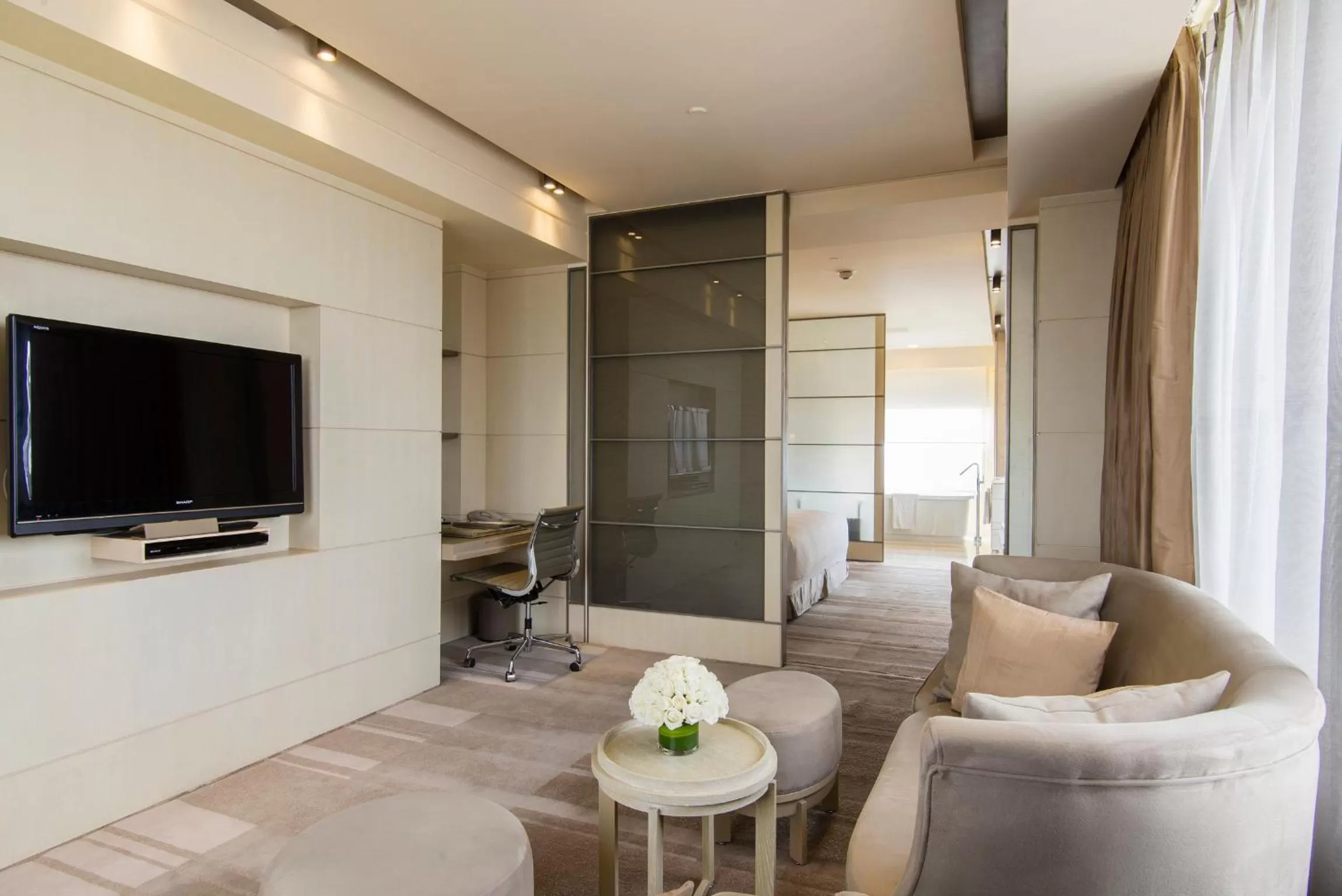 Living room in Hotel Nikko Saigon