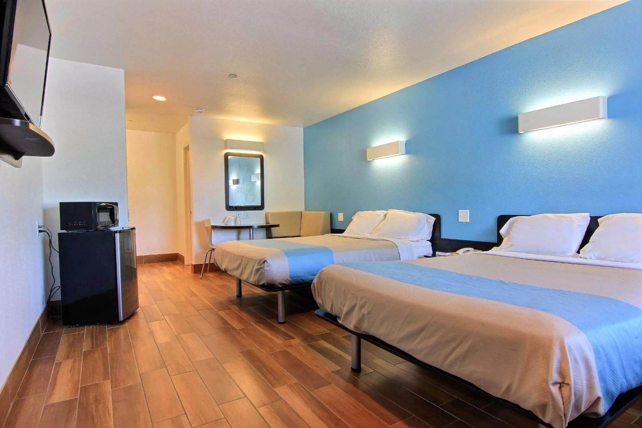 Photo of the whole room, Bed in Motel 6-Rockport, TX