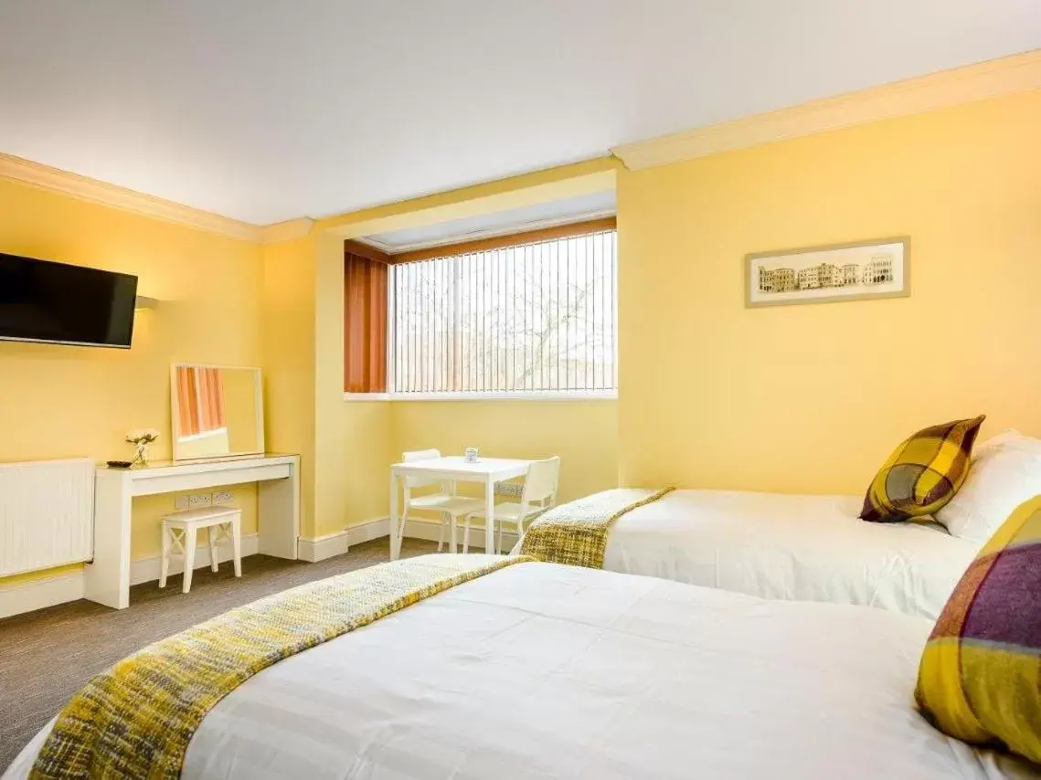 Superior Apartment in 1 Riverside Apartments Superior Apartment in 1 Riverside Apartments