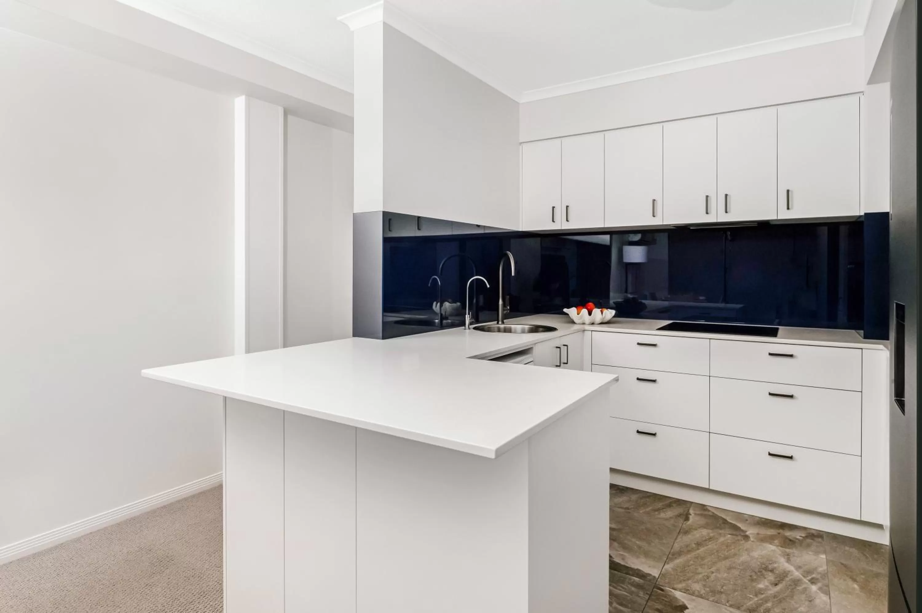 Kitchen or kitchenette in Mantra Coolangatta Beach