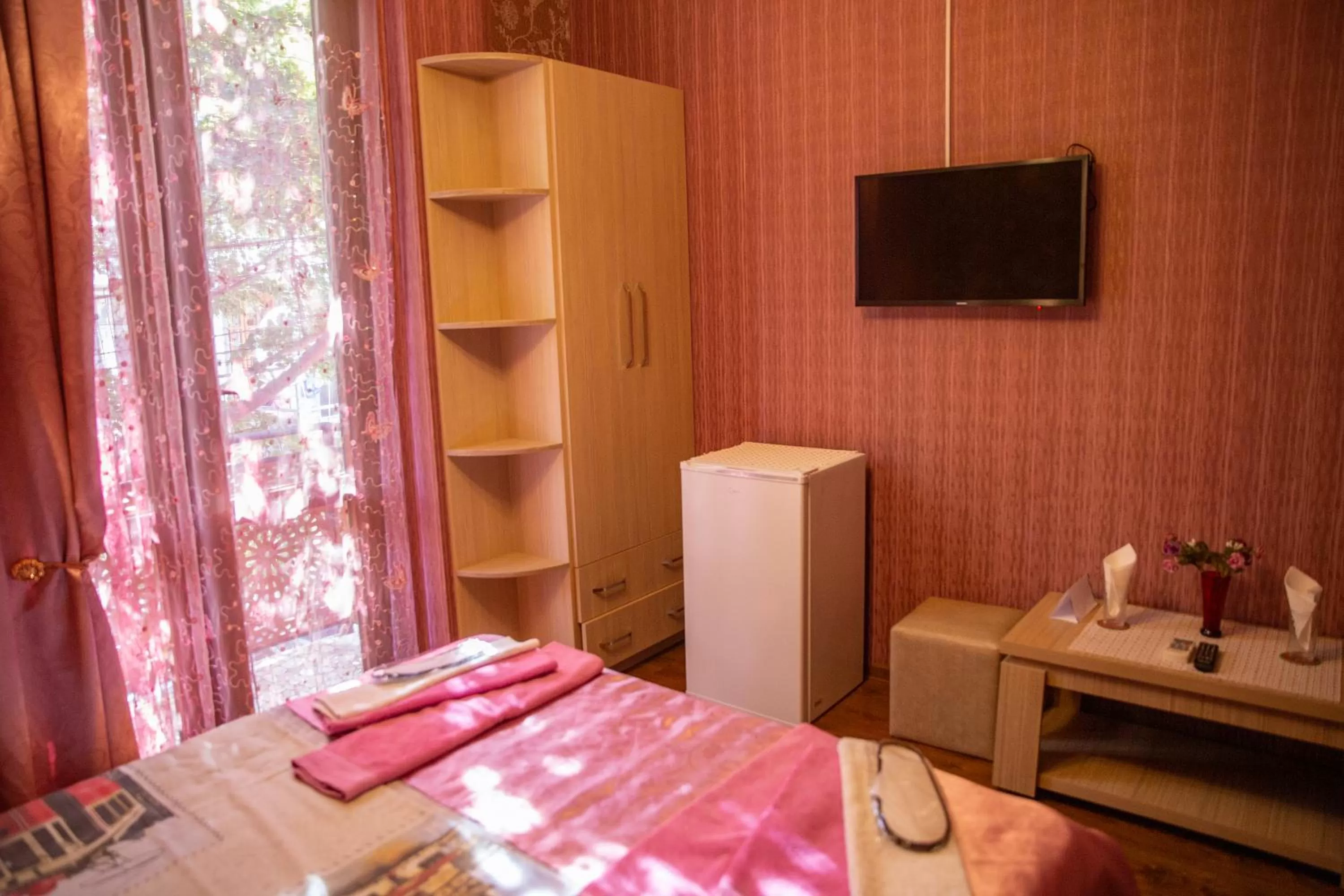 Bedroom, Bed in Family Hotel Kolorit Old Tbilisi
