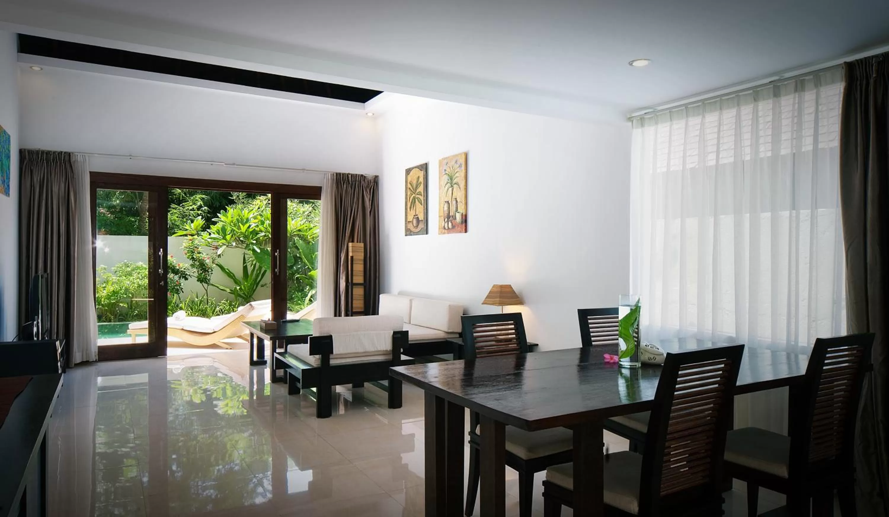 Dining area in Kebun Villas & Resort