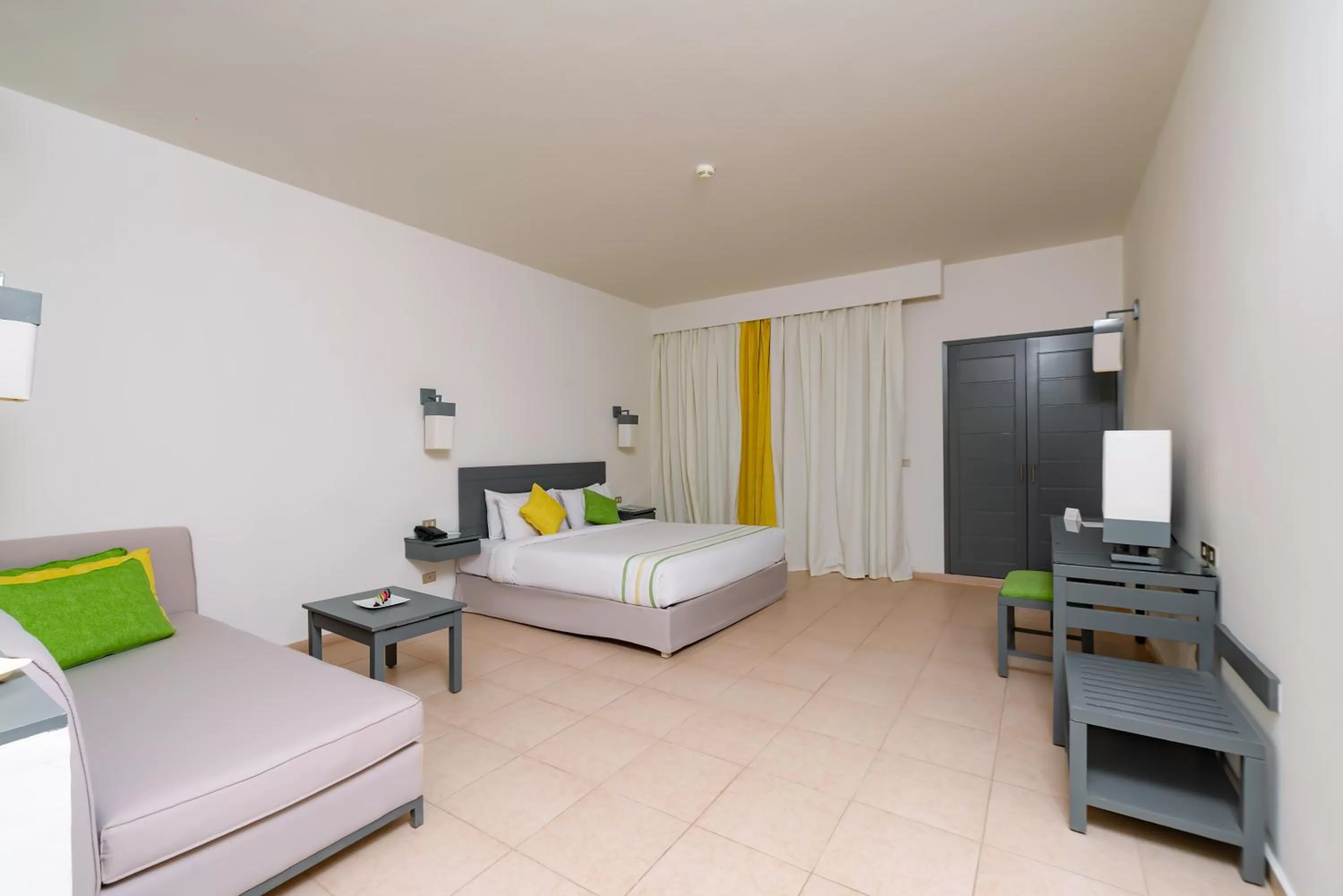 Photo of the whole room, Bed in Lemon & Soul Makadi Garden