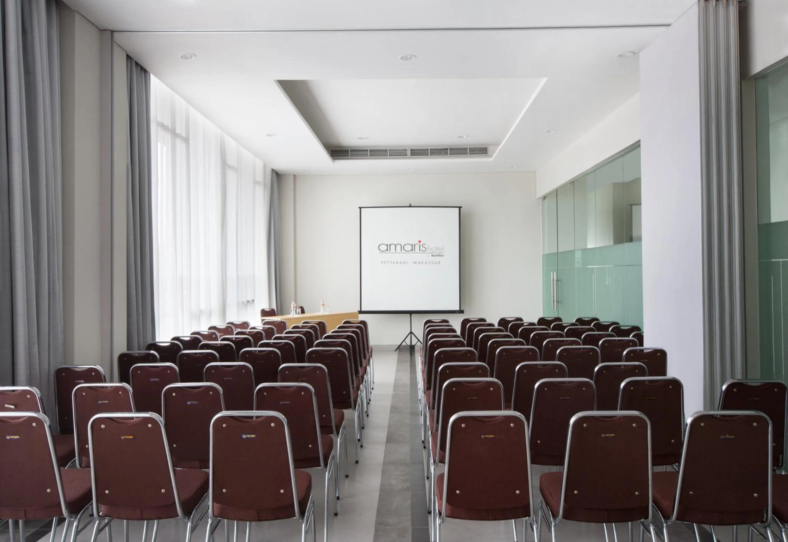 Meeting/conference room in Amaris Hotel Pettarani - Makassar
