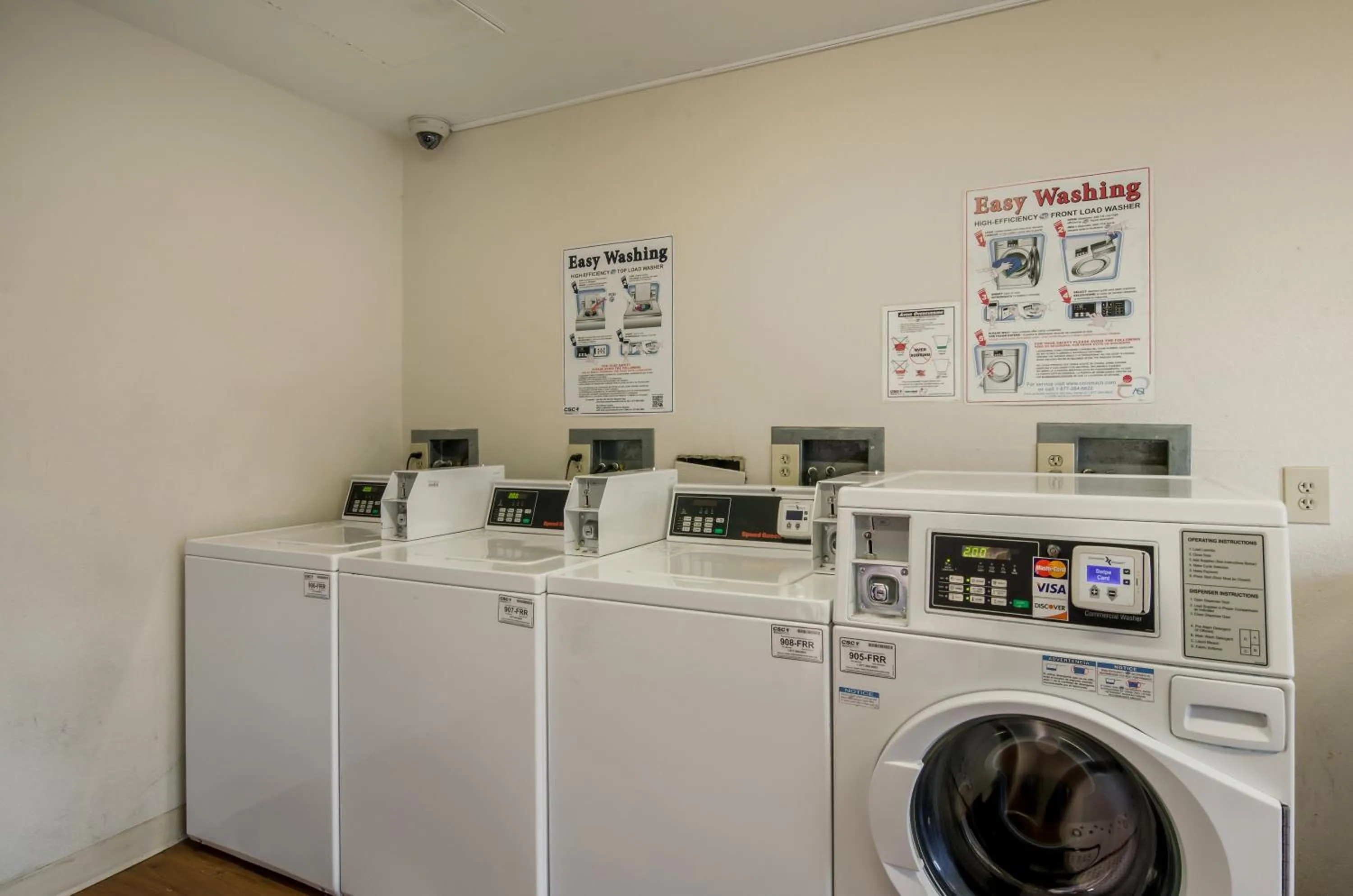 Other in HomeTowne Studios by Red Roof Denver - Airport/Aurora