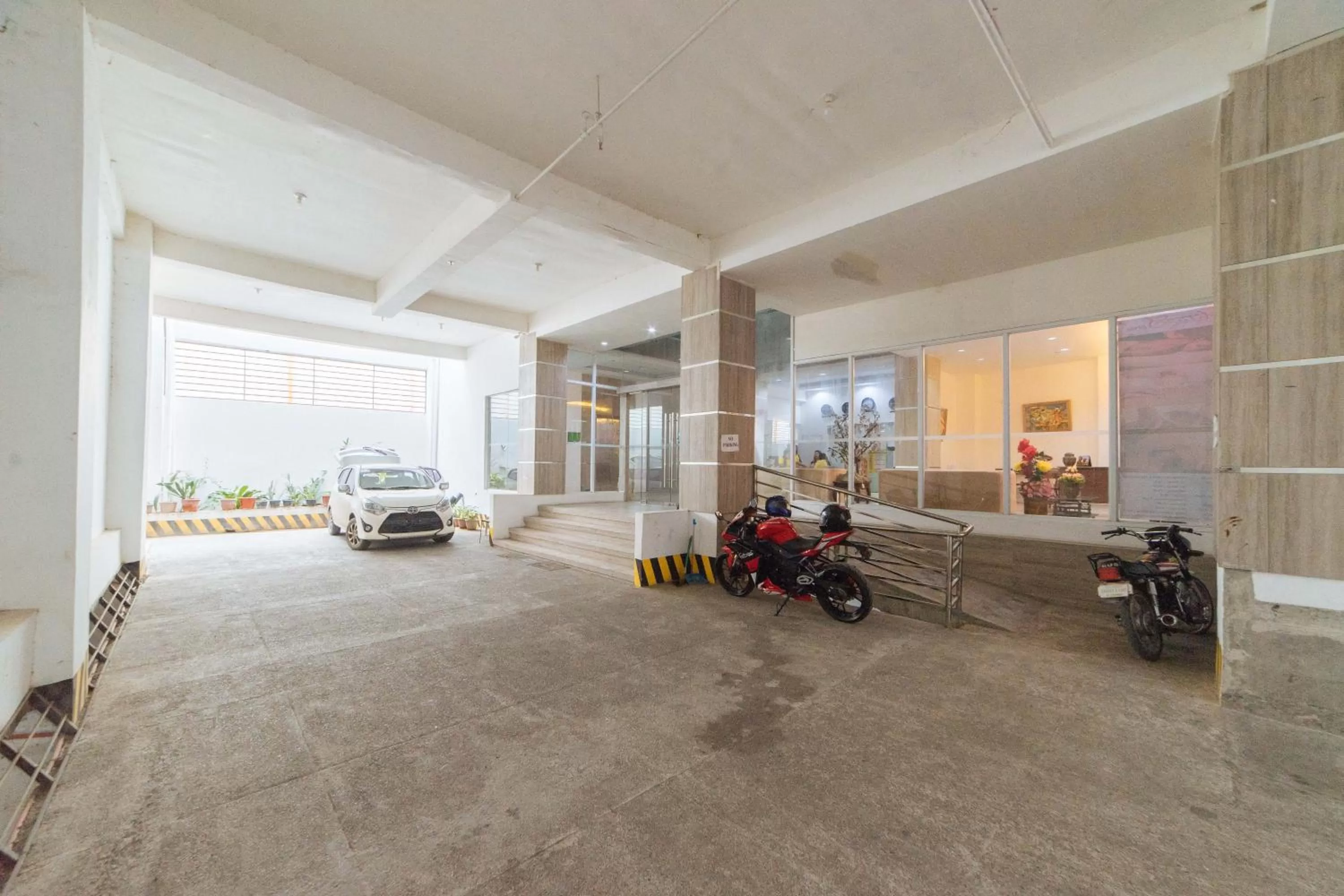 Facade/entrance in RedDoorz Plus at Hotel Metro Kalibo