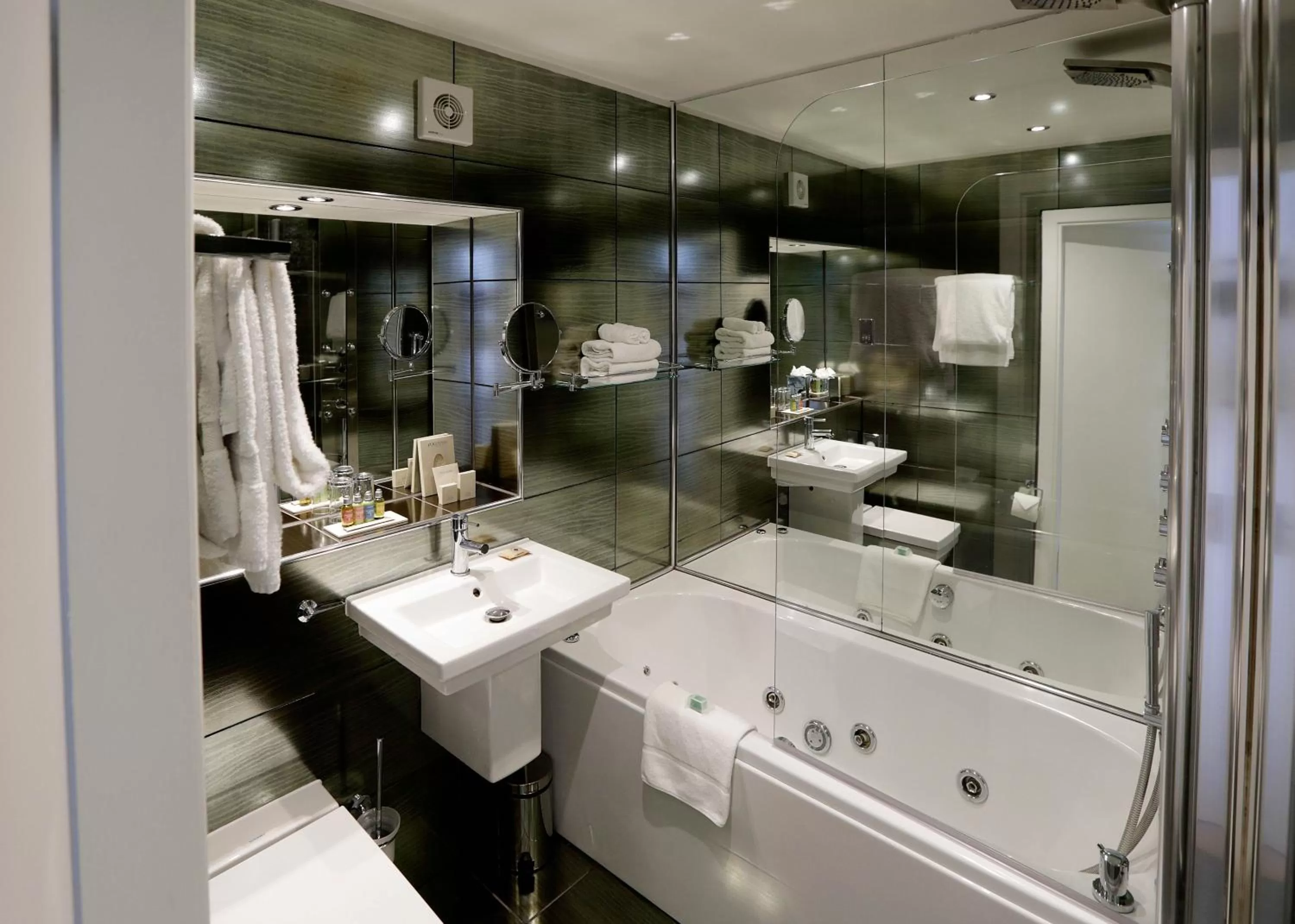 Bathroom in Nira Caledonia