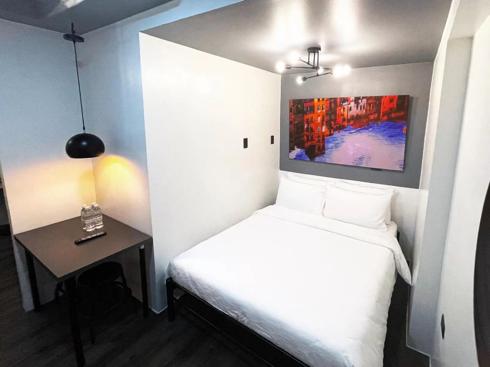 Bed in mySTAY Hotel BGC North