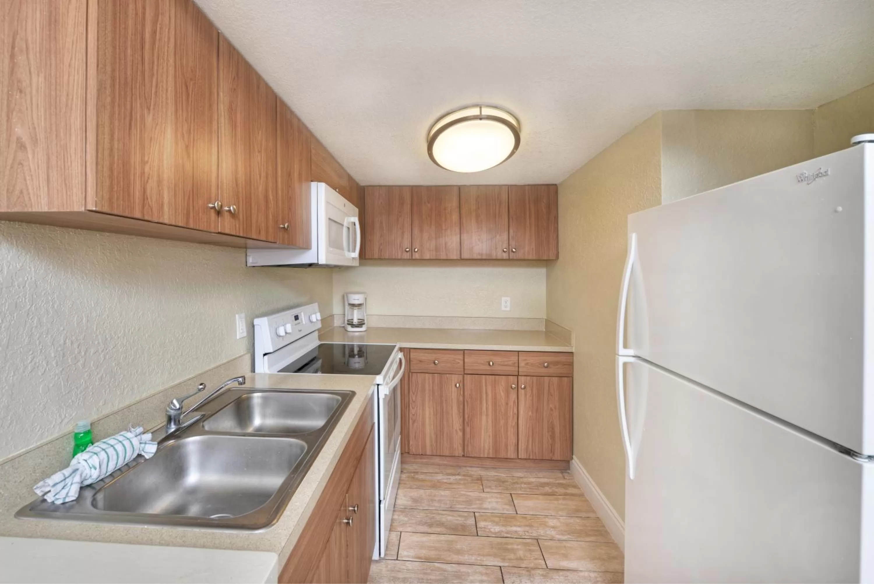 Kitchen or kitchenette in El Caribe Resort and Conference Center