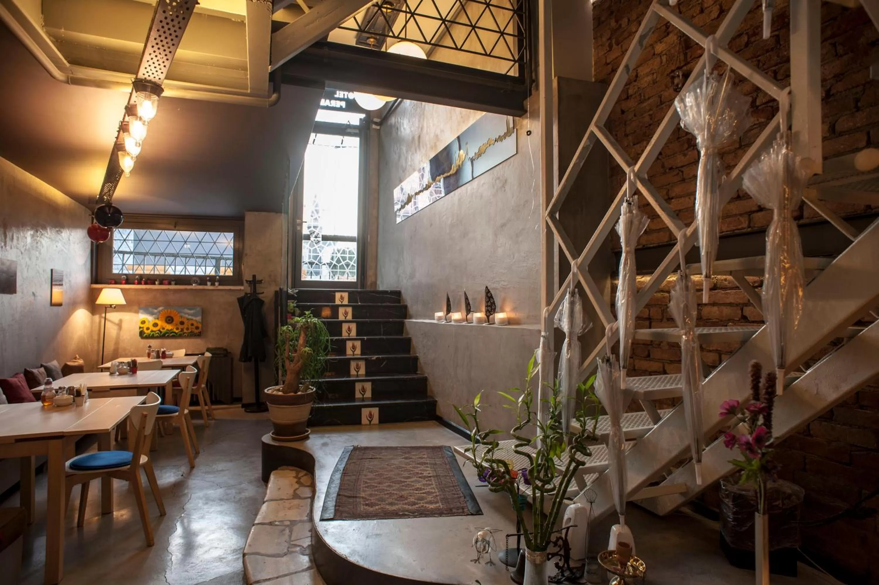 Restaurant/places to eat in Peradays