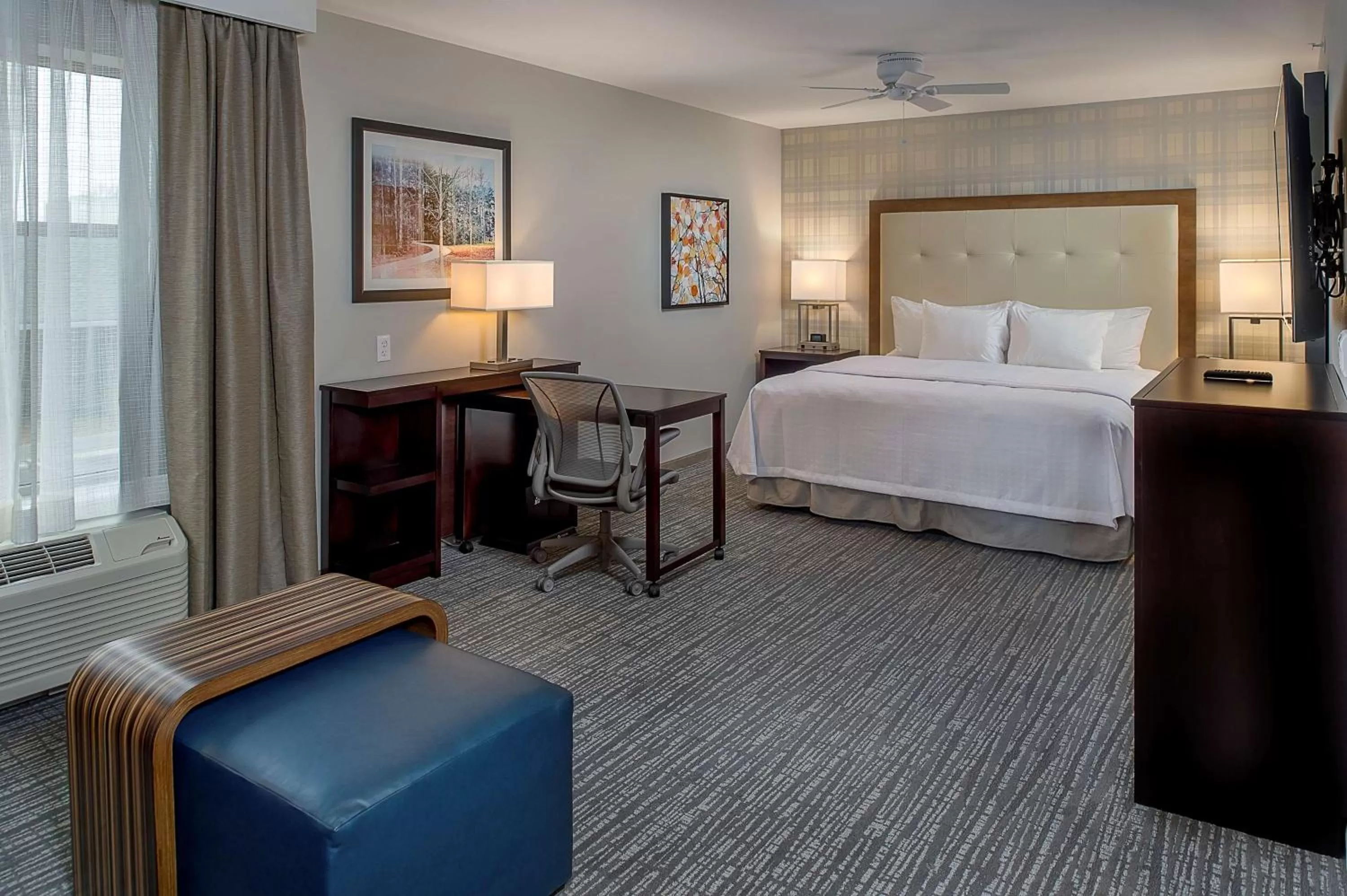 Bed in Homewood Suites by Hilton St. Louis Westport