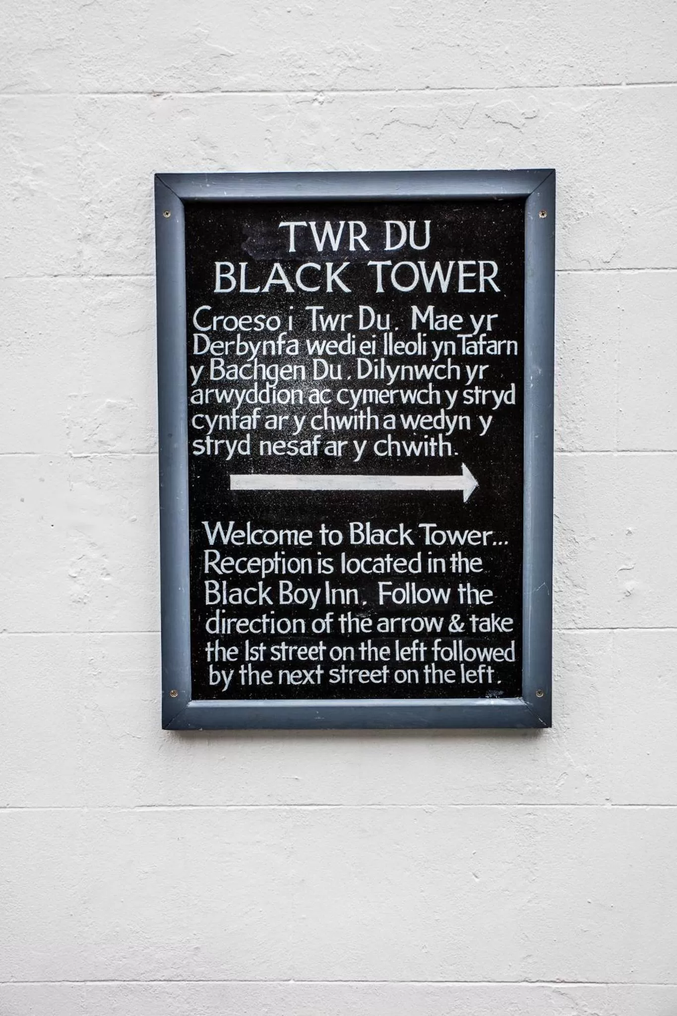 Logo/Certificate/Sign in The Black Boy Inn