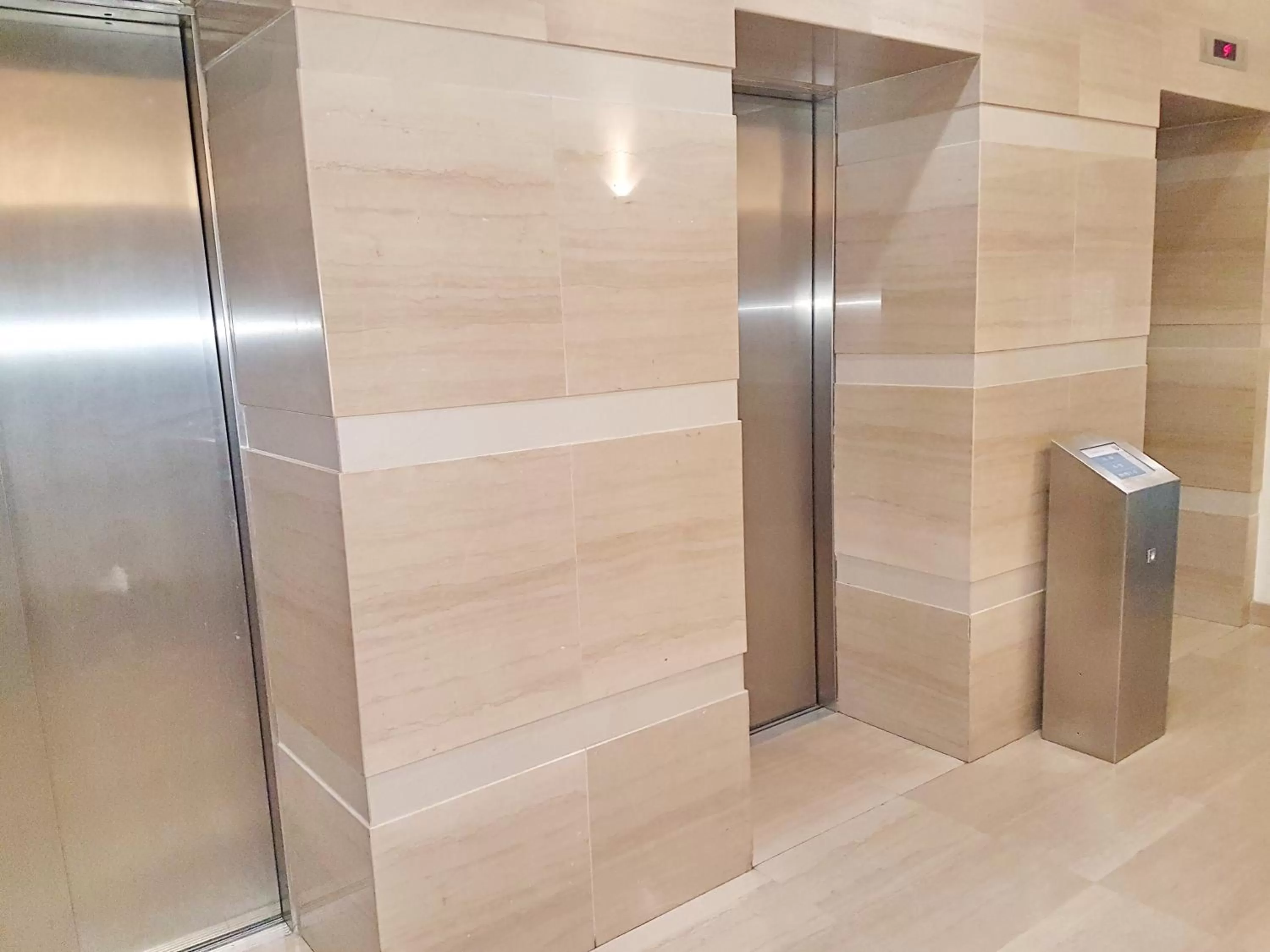 elevator in Most City Apart-Hotel