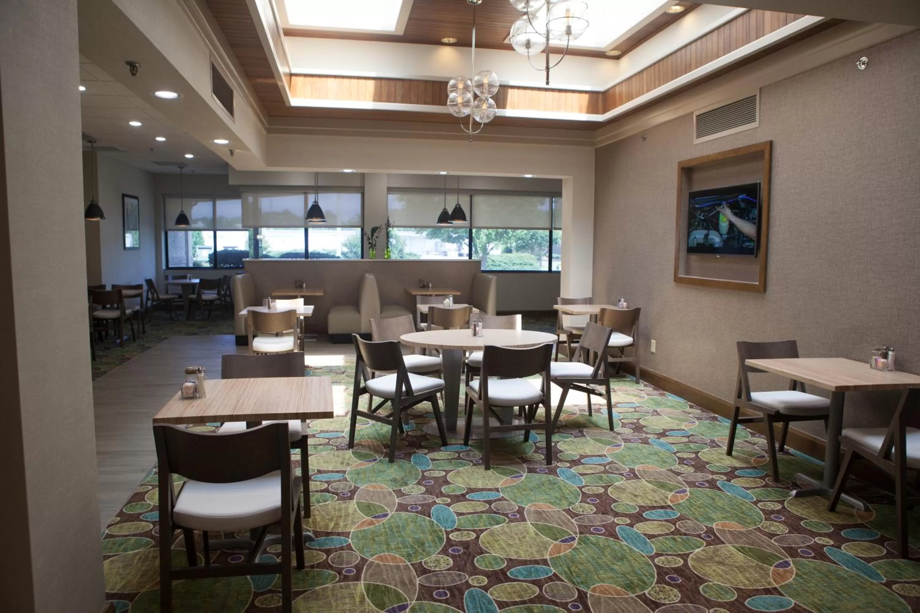 Lounge or bar in Holiday Inn Greenville by IHG
