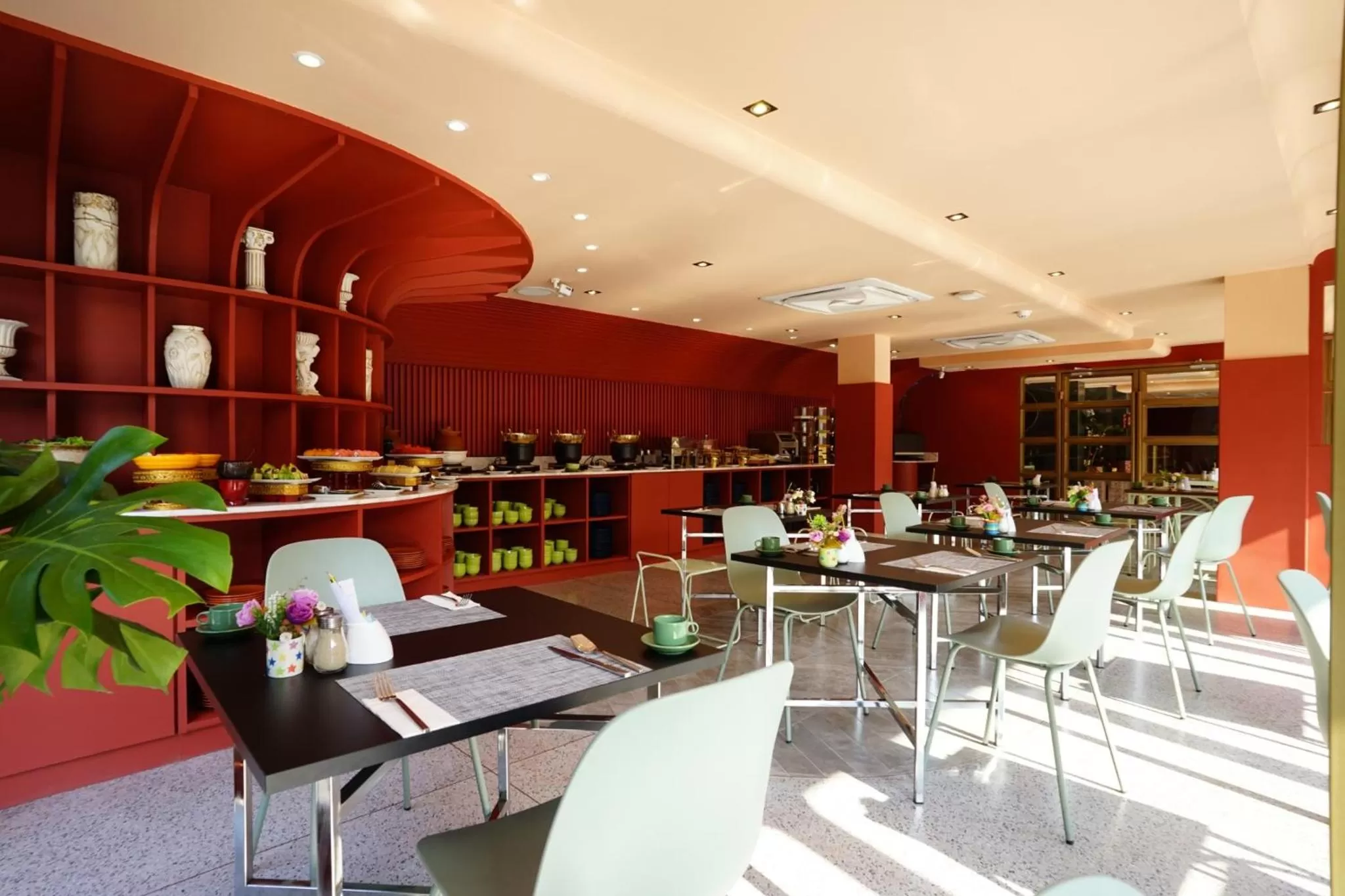 Restaurant/places to eat in 4 Monkeys Hotel