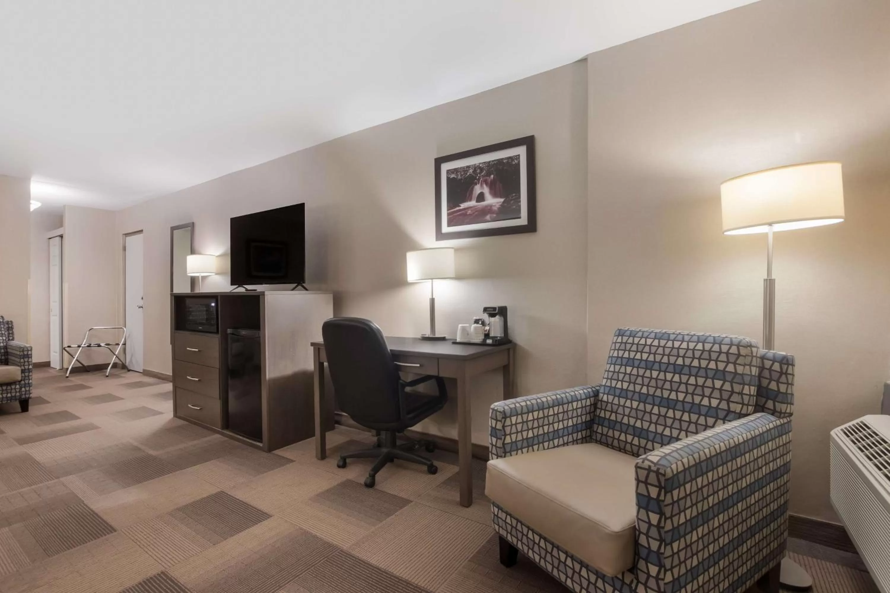 Bedroom in Best Western St Catharines Hotel & Conference Centre