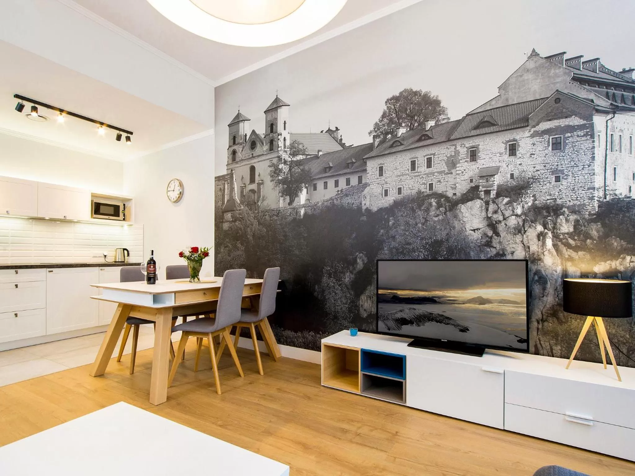 TV and multimedia in Riverside Aparthotel Cracow