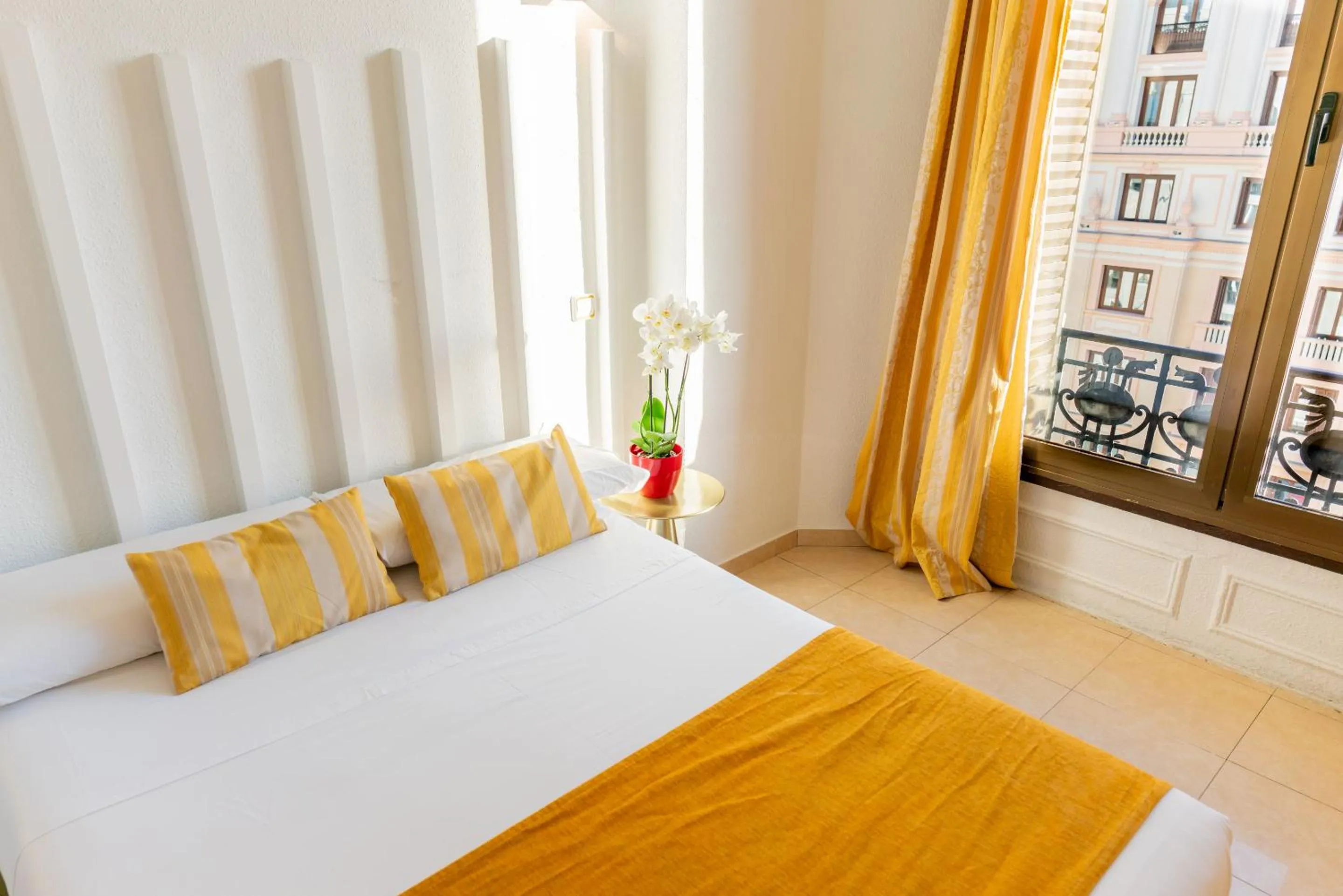 Bedroom, Bed in Hostal Josefina-Gran Vía