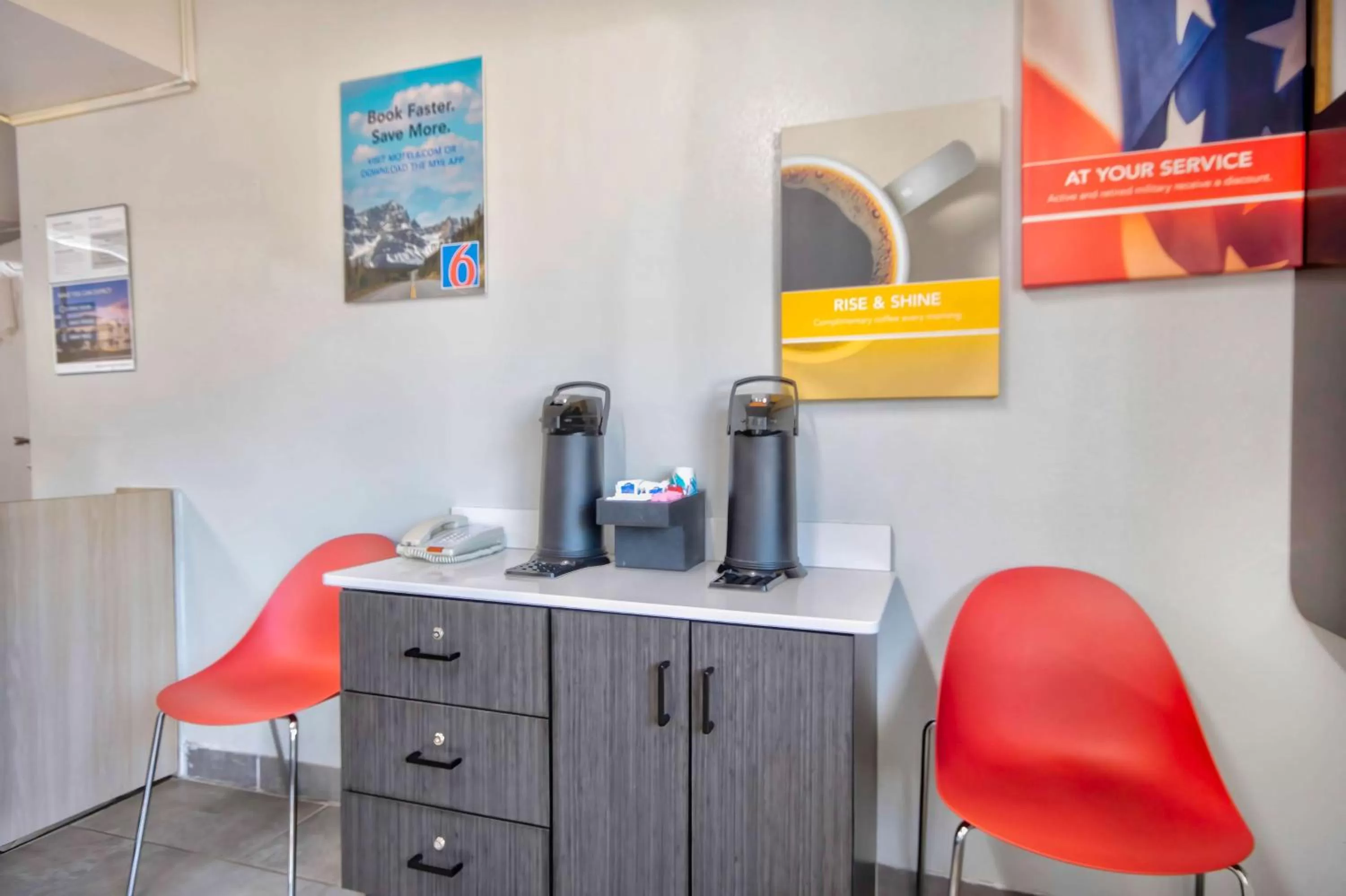 Restaurant/places to eat in Motel 6-Russellville, AR