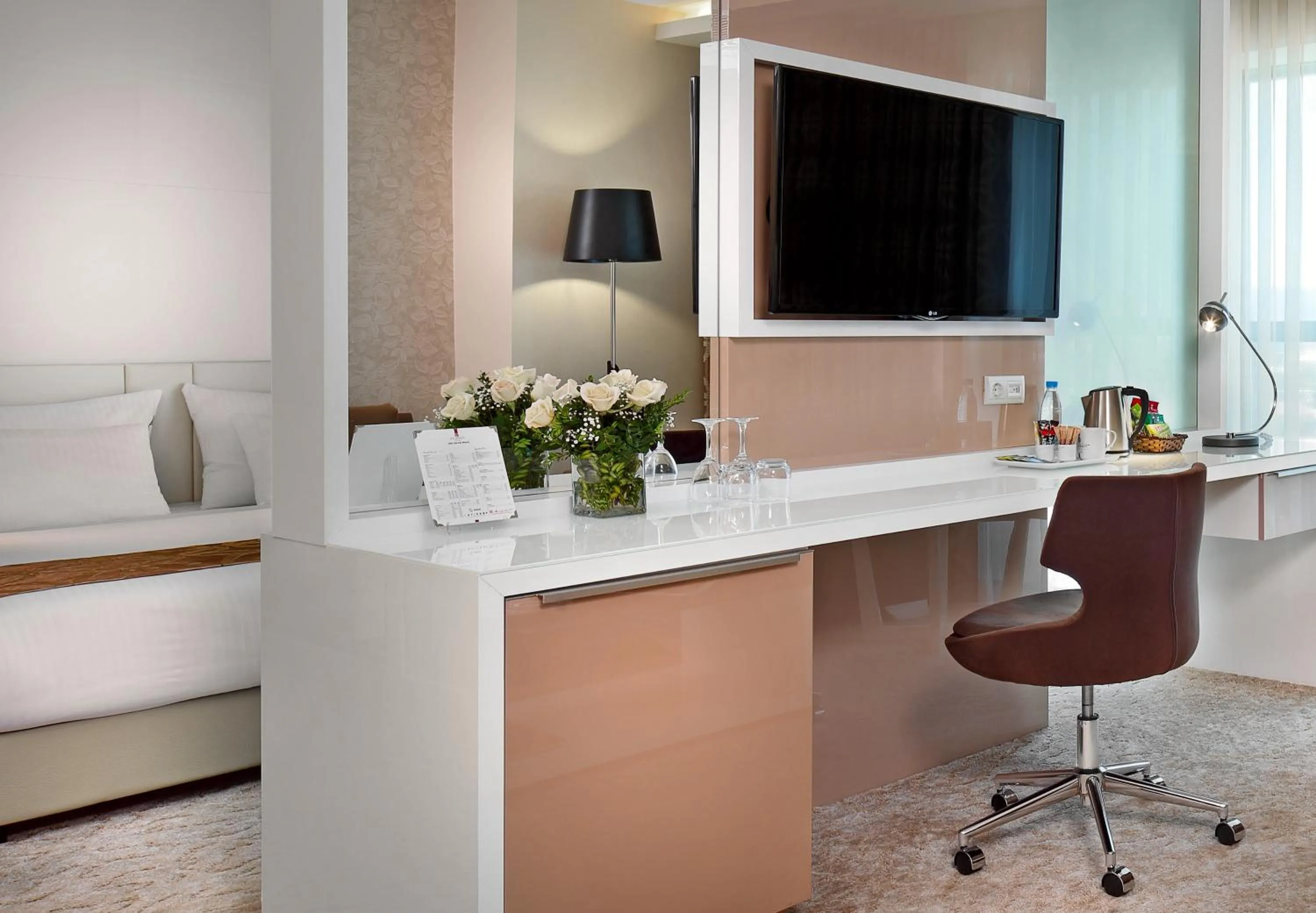 Communal lounge/ TV room in The Merlot Hotel Eskisehir