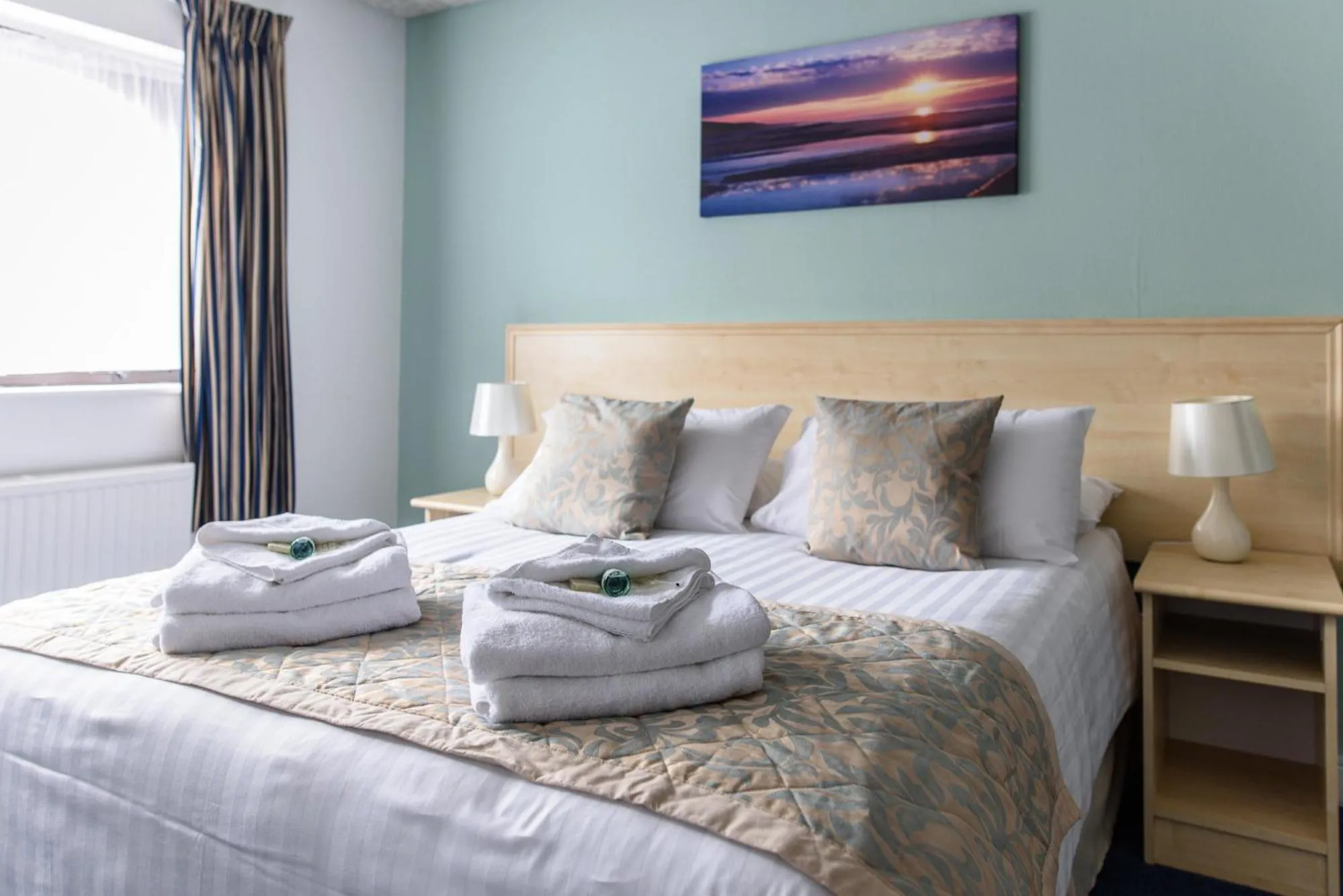 Bedroom, Bed in Sandown Park Lodge