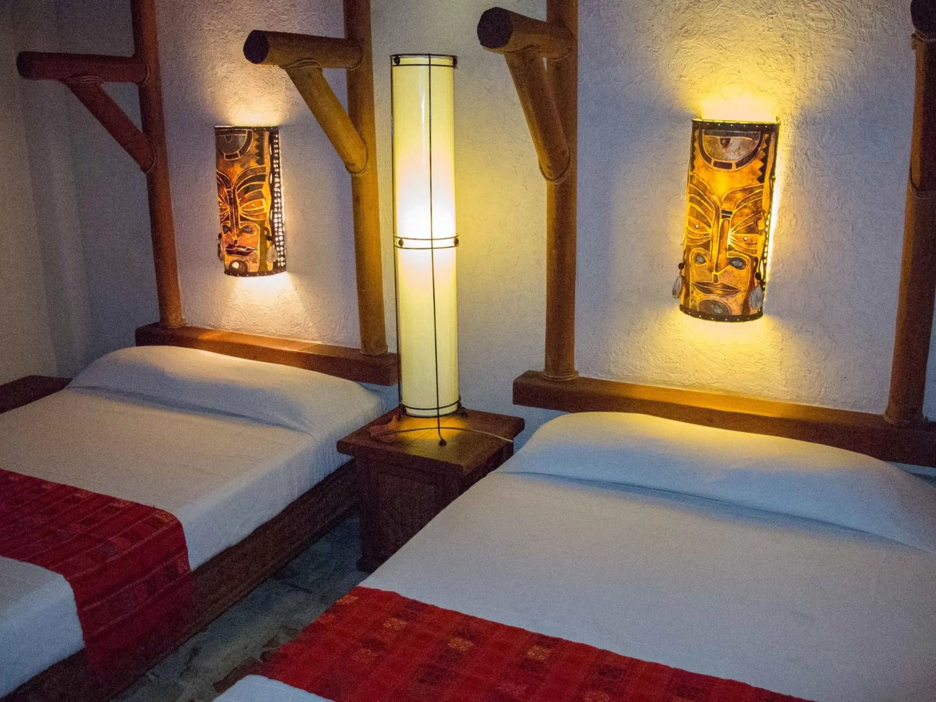 Bathroom, Bed in Hotel Villas Las Azucenas