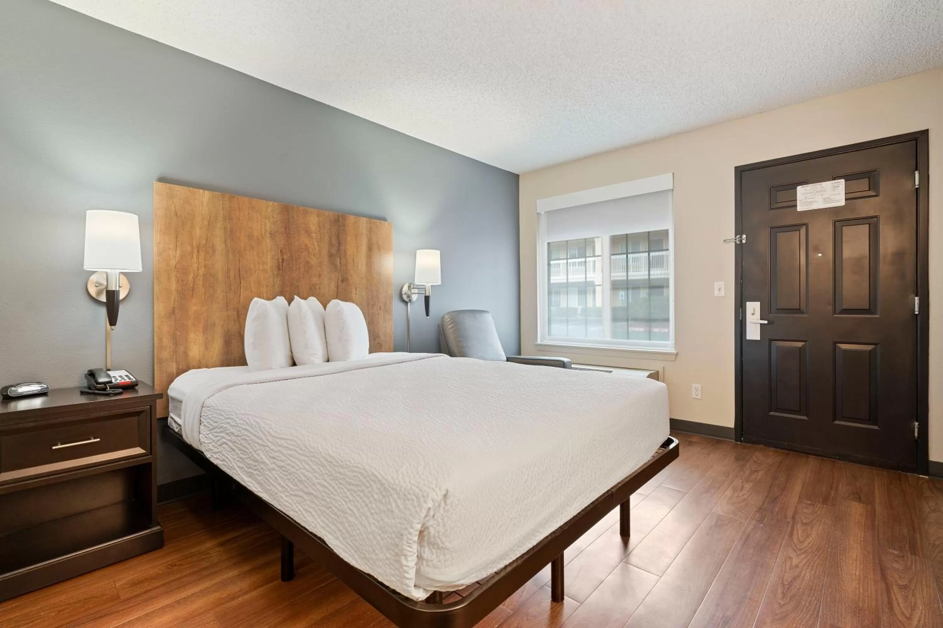 Bed in Extended Stay America Suites - Seattle - Redmond