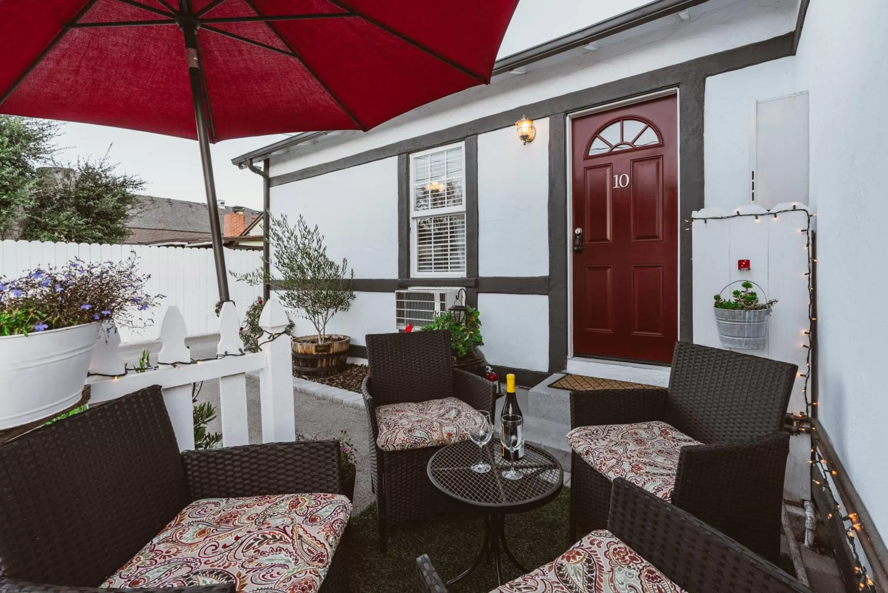 Property building in New Haven Inn