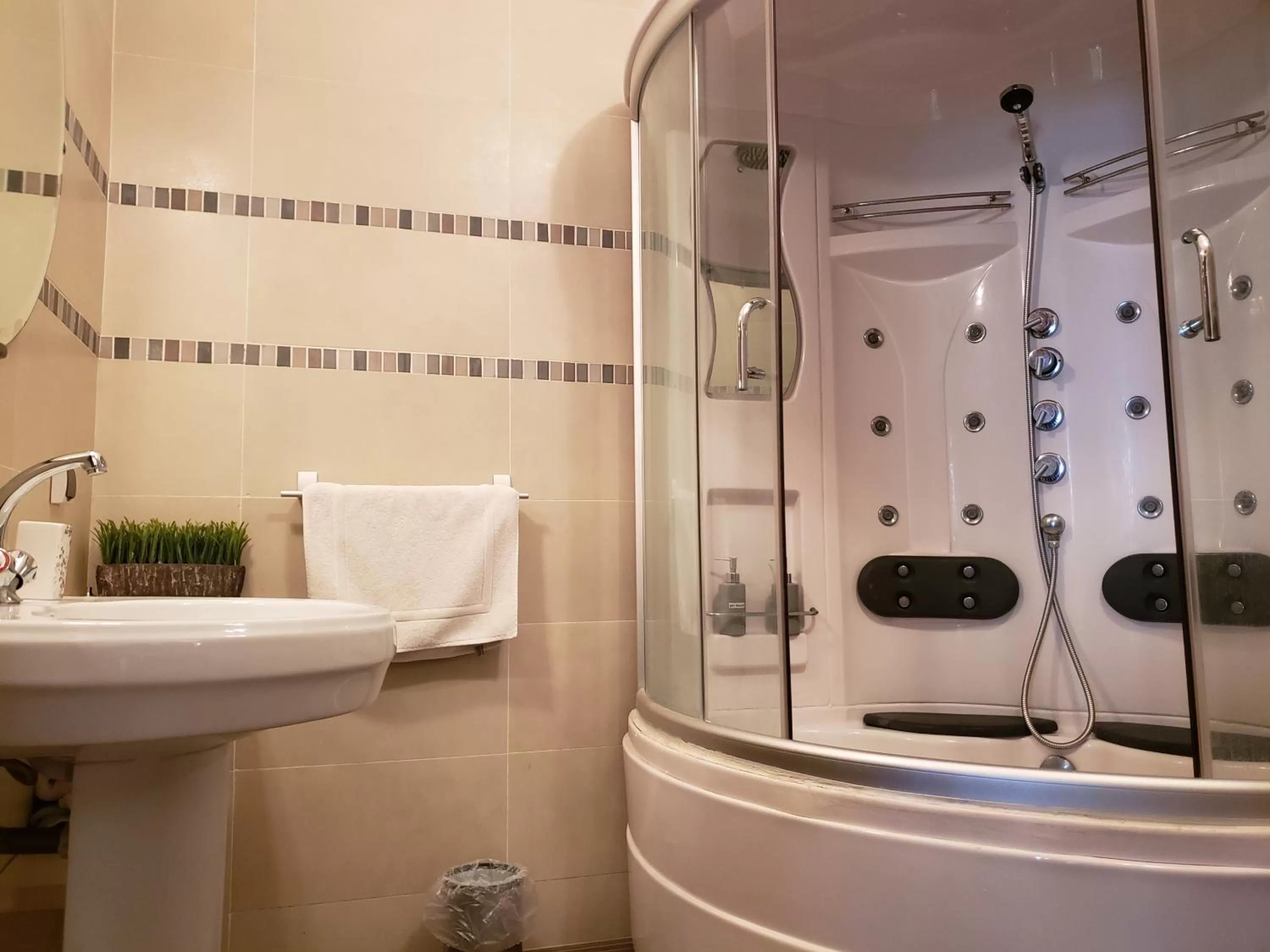Shower, Bathroom in Villa Ayaba