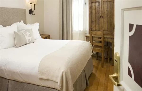 Bed in Hotel St Francis