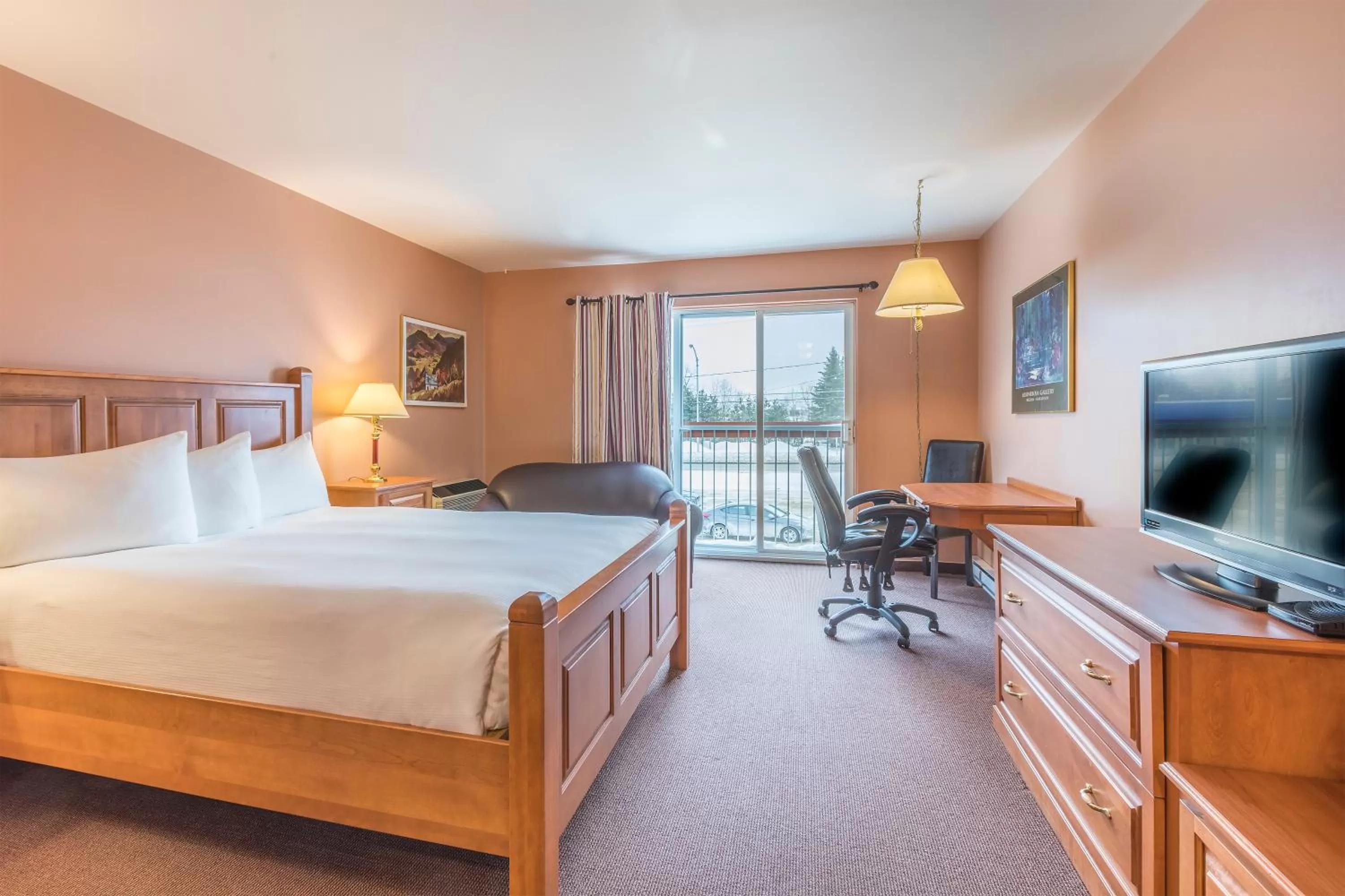 Balcony/Terrace, Bed in Hotel Baie Saint Paul