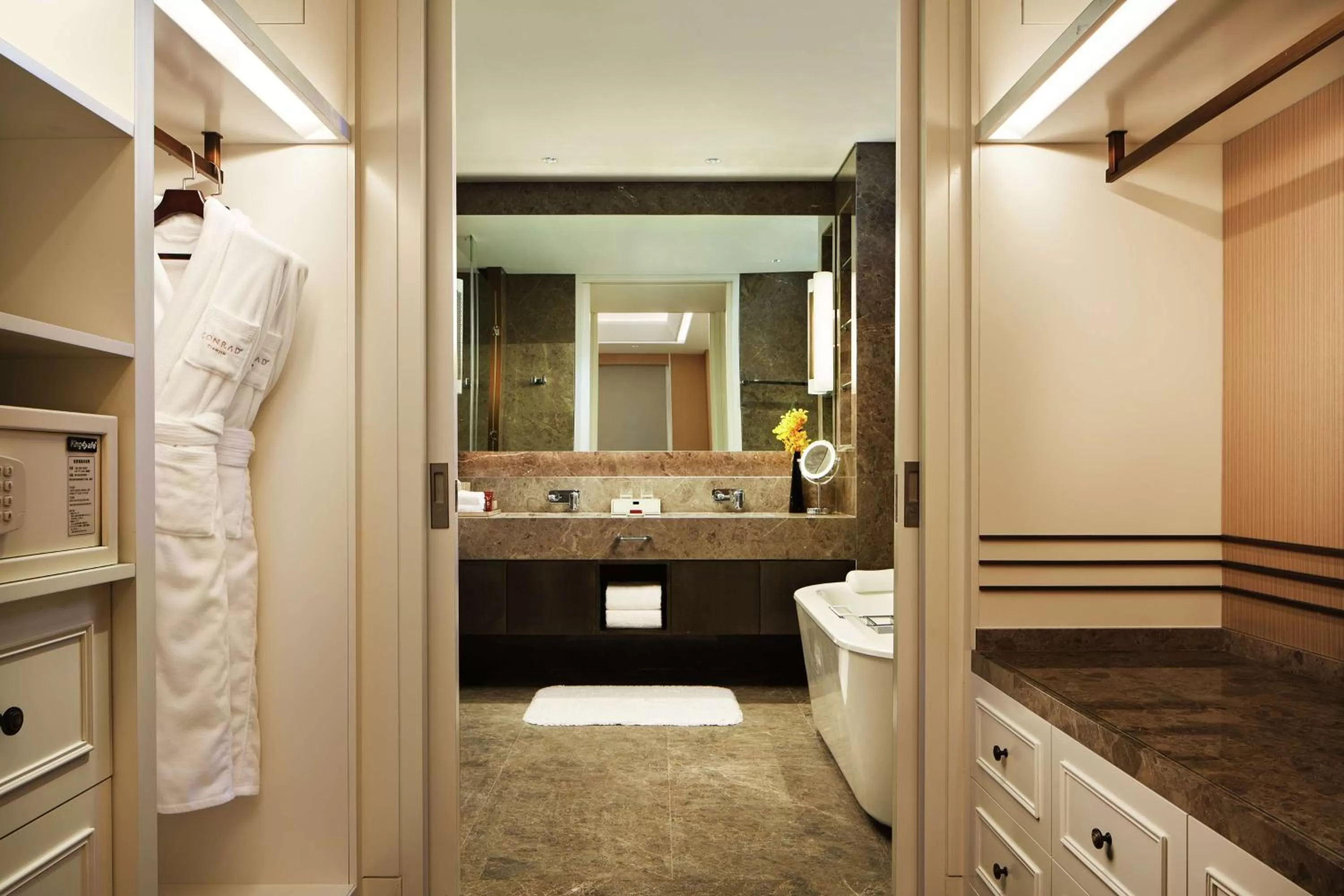 Bathroom in Conrad Tianjin