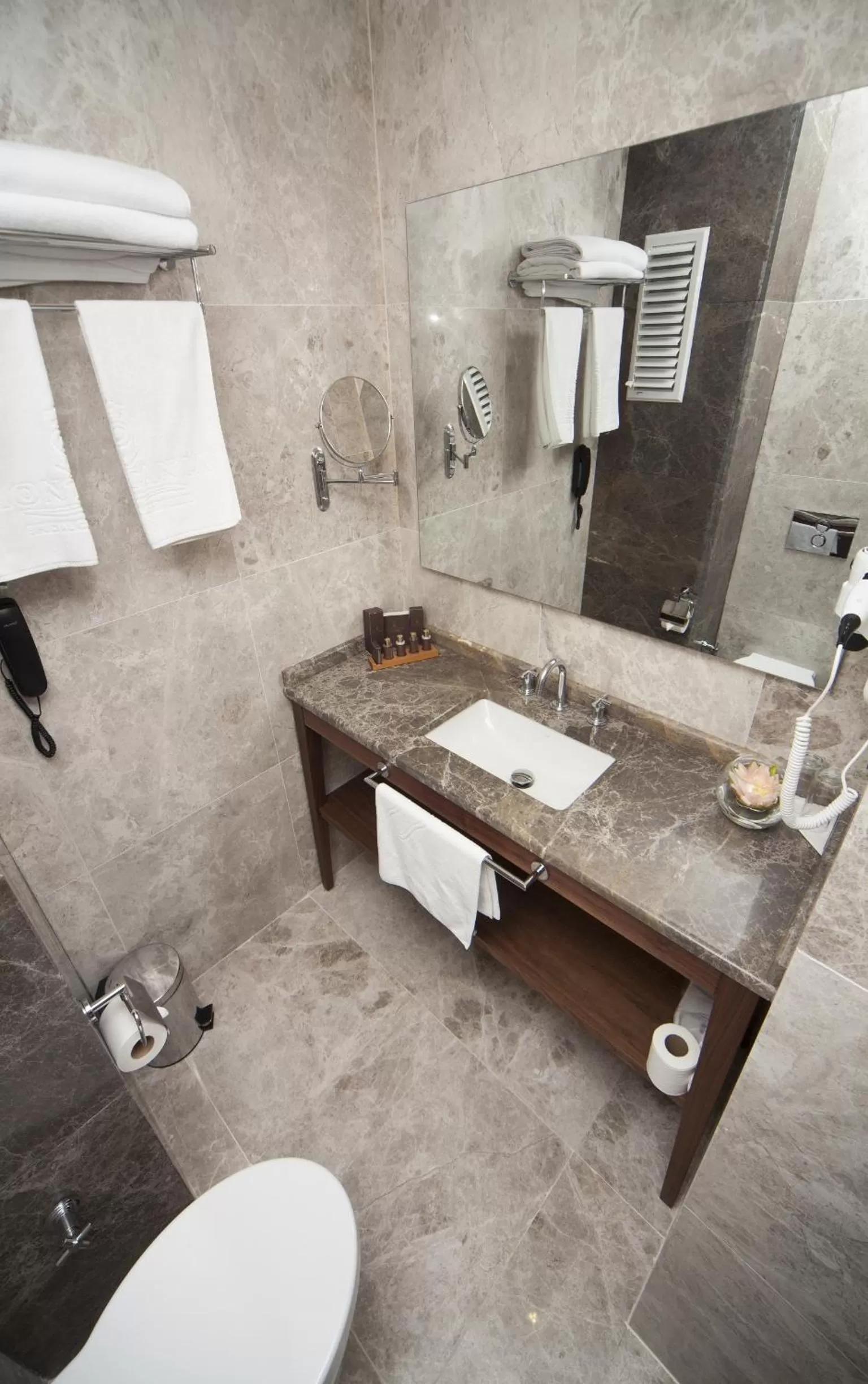 Four-Bedroom Apartment in Montania Special Class Hotel