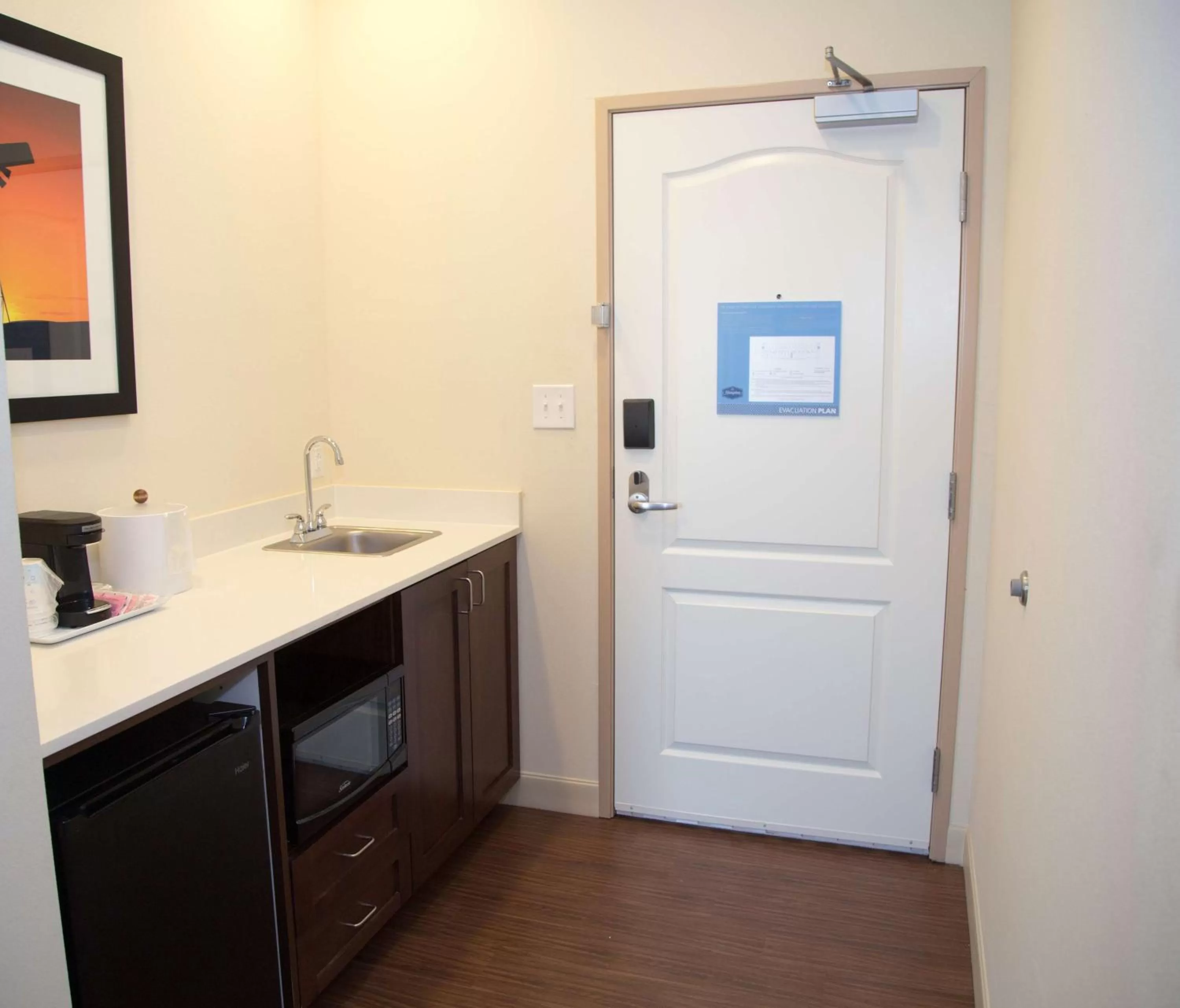 Kitchen or kitchenette in Hampton Inn and Suites by Hilton McKinney