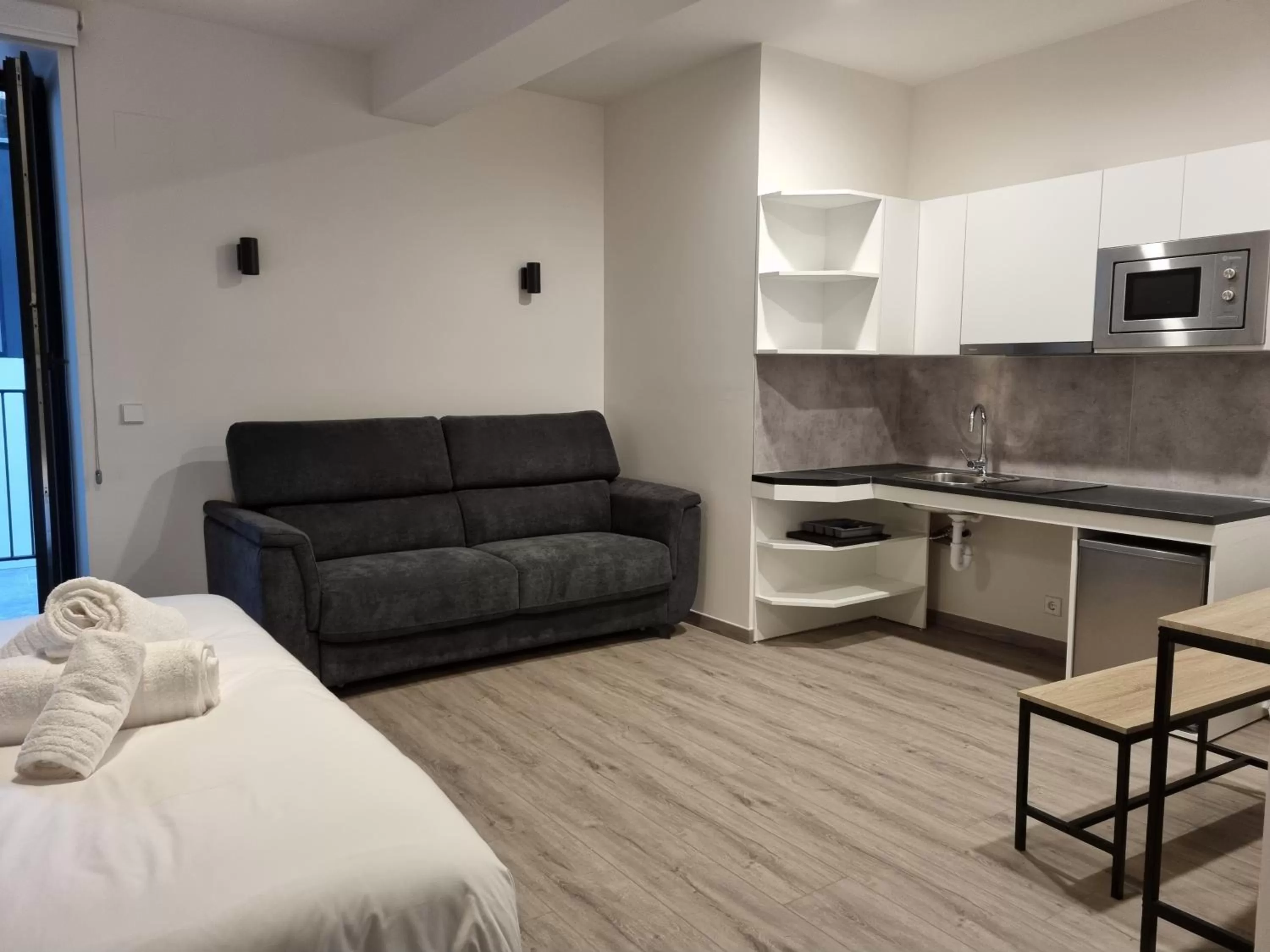 Kitchen or kitchenette, Seating Area in Kabialde Apartamentuak