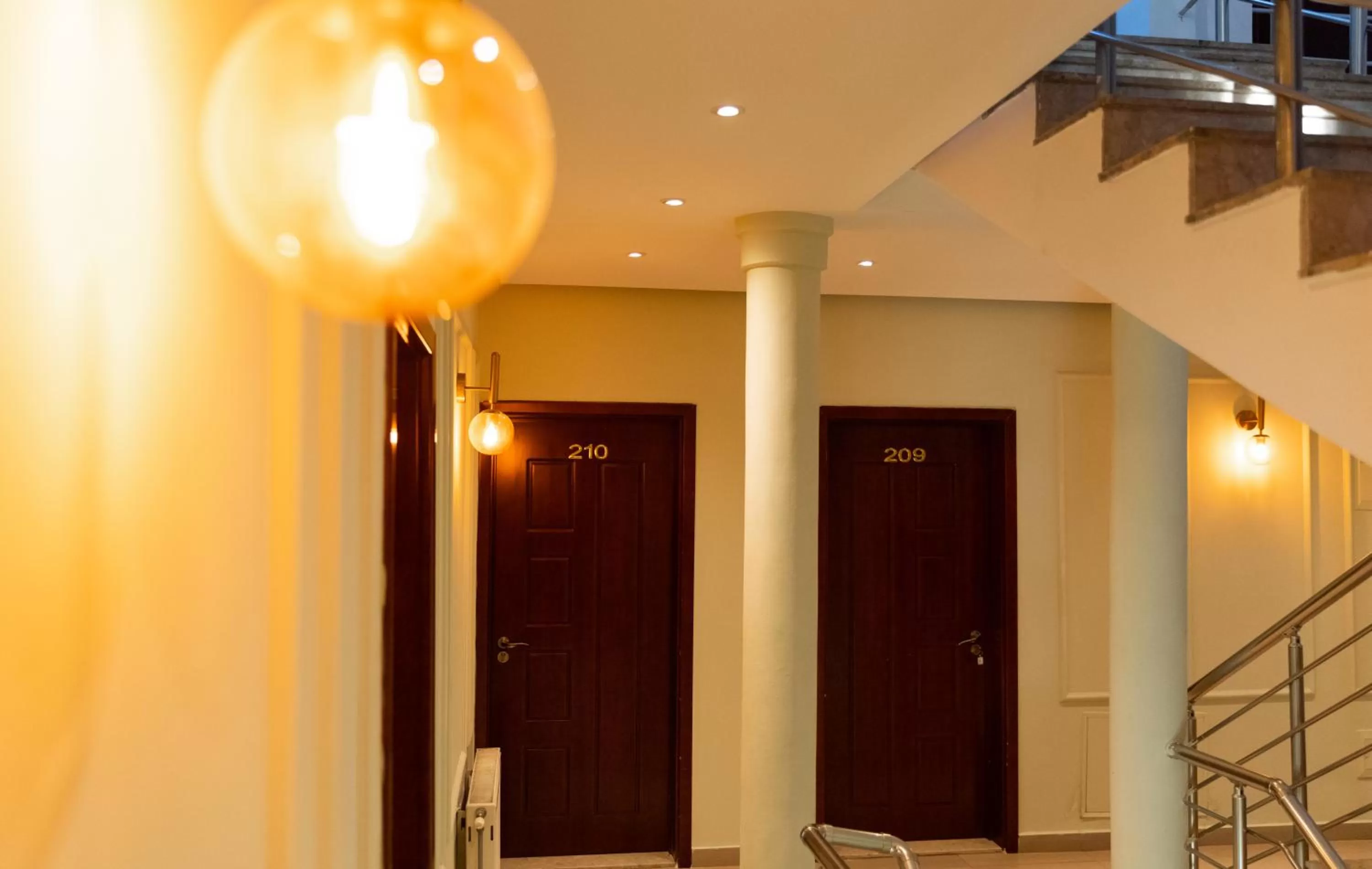 Logo/Certificate/Sign in Hotel United